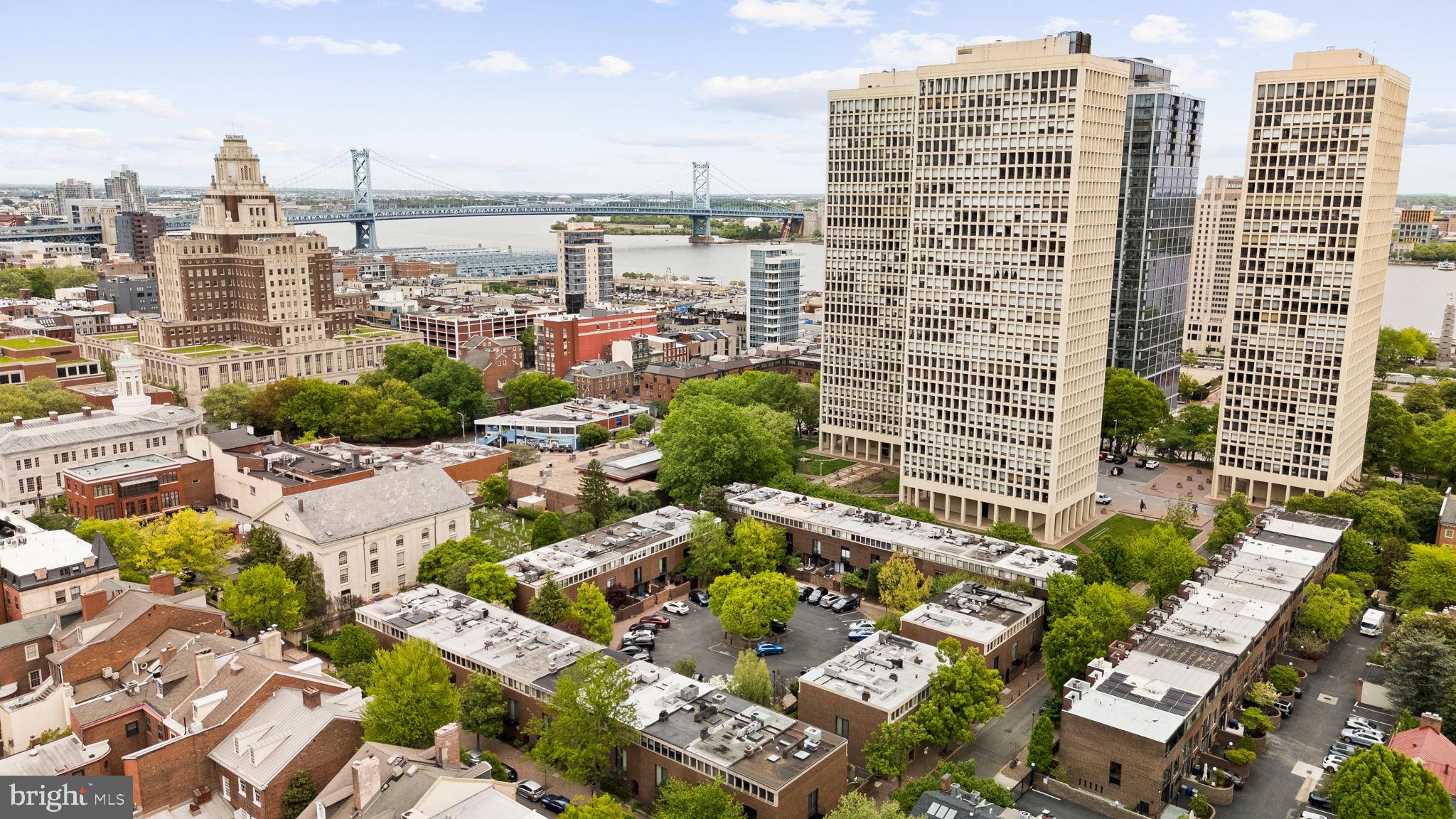SOCIETY HILL - Residential
