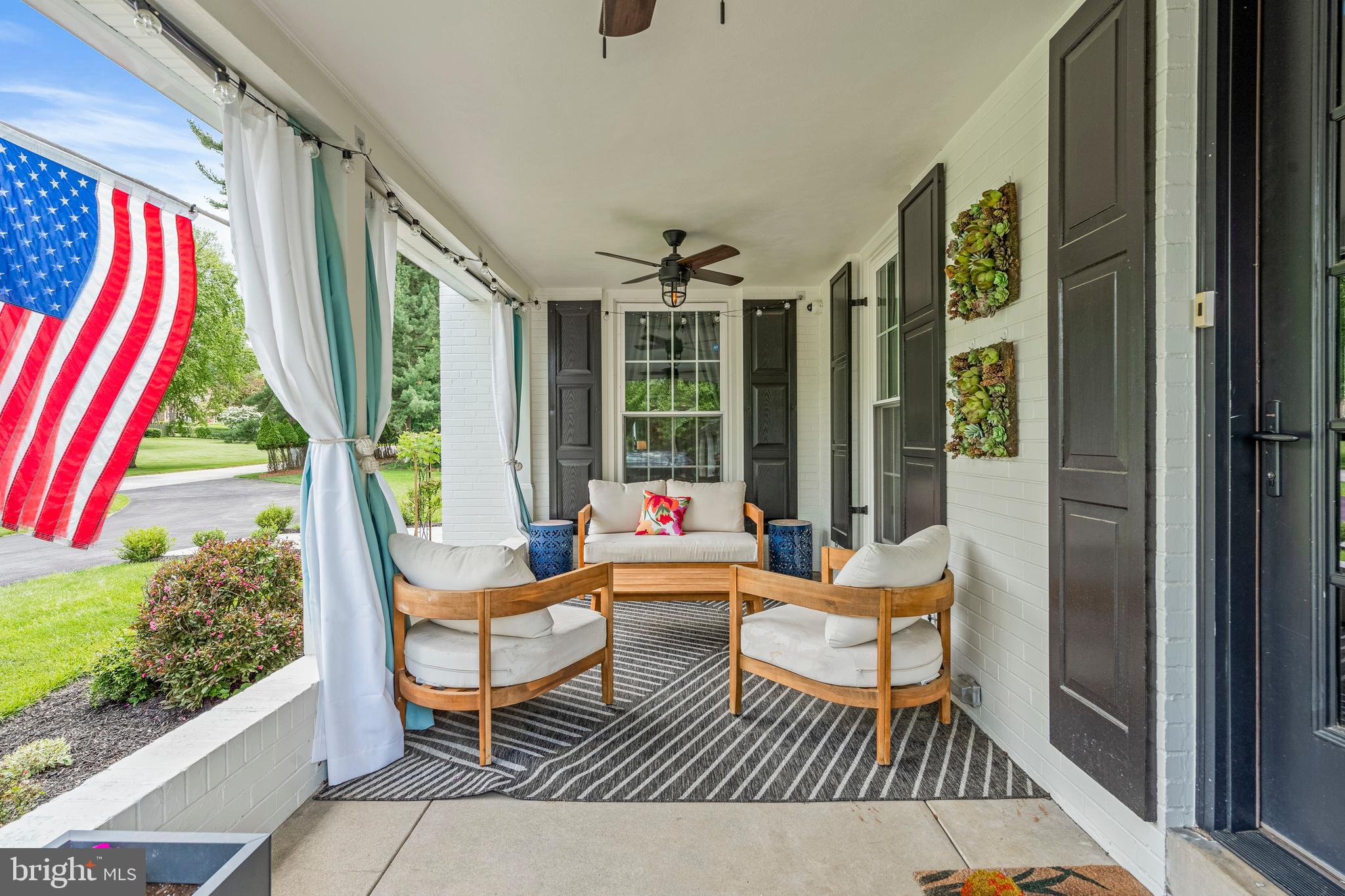 COLONIAL VIL - Residential