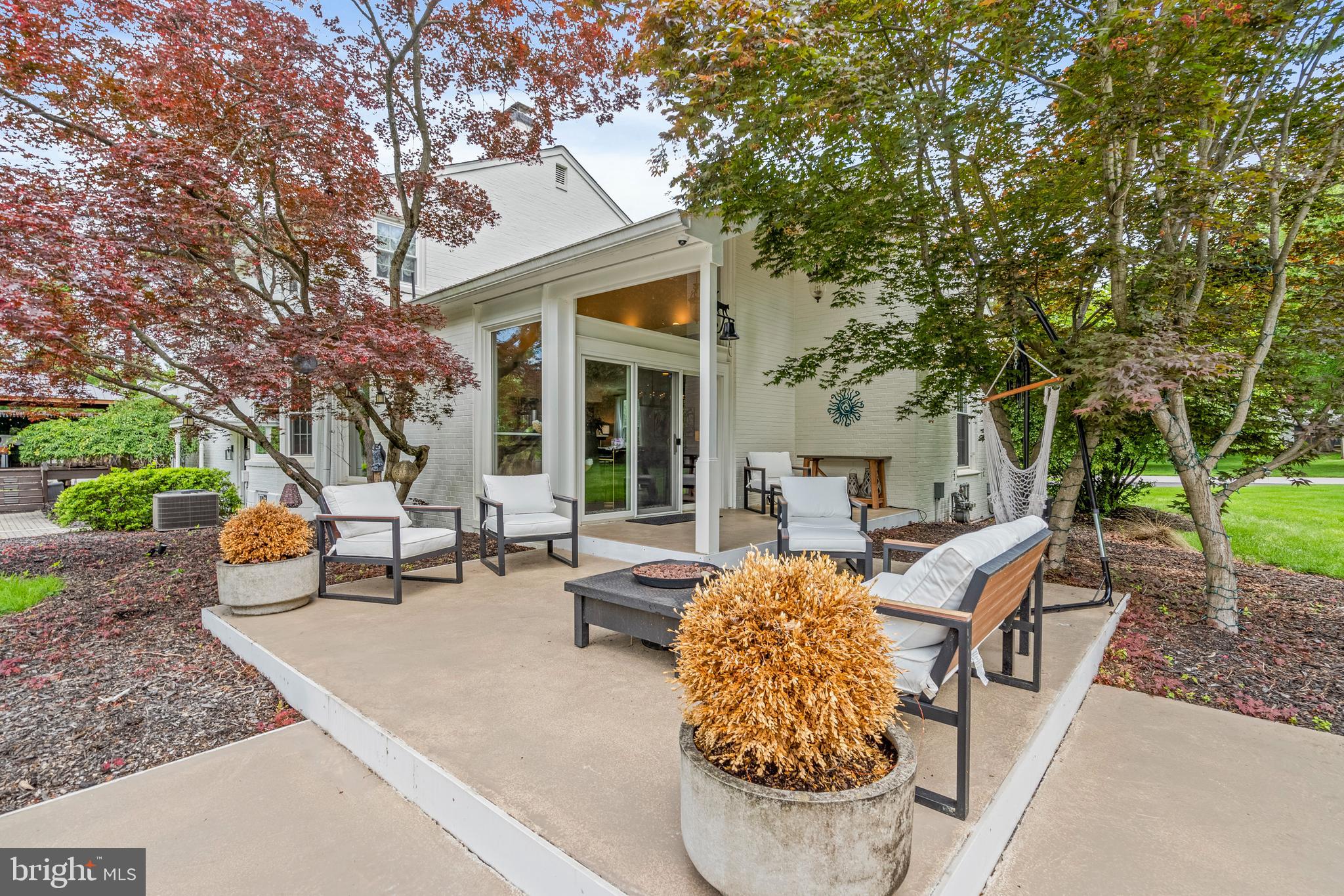COLONIAL VIL - Residential