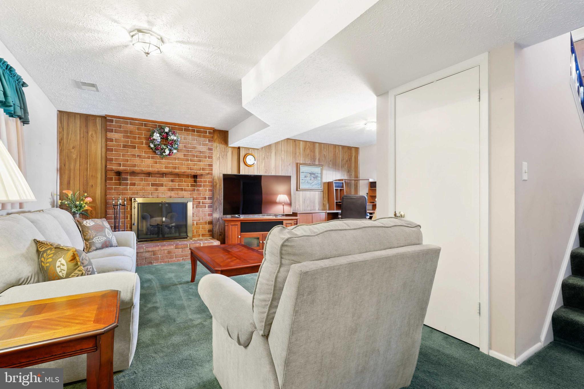 DISCOVERY ACRES - Residential