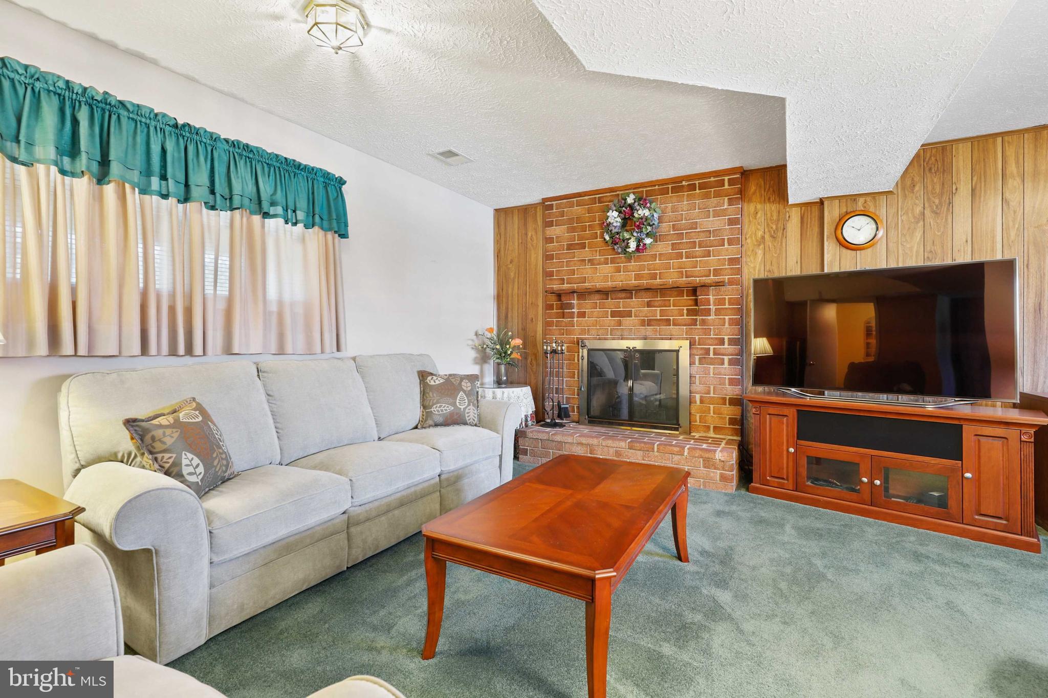 DISCOVERY ACRES - Residential