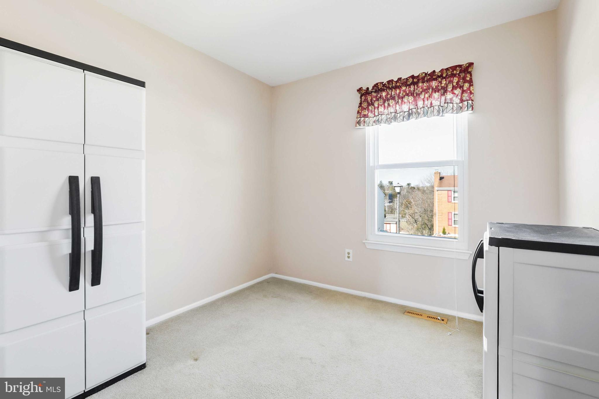 DISCOVERY ACRES - Residential