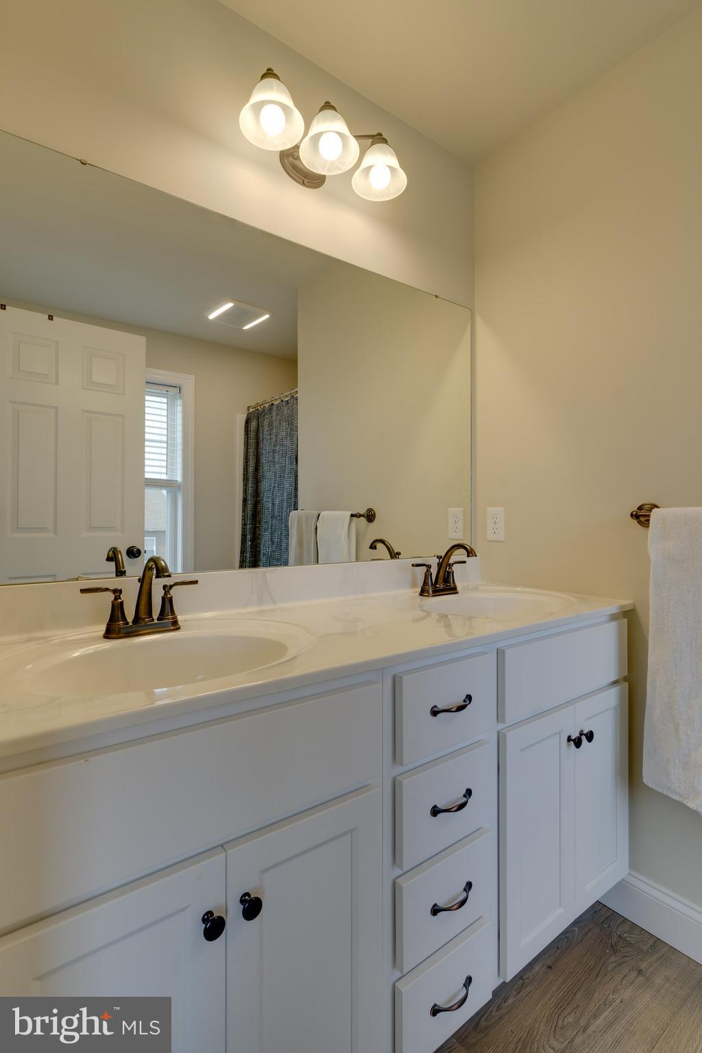 WABASH LANDING - Residential