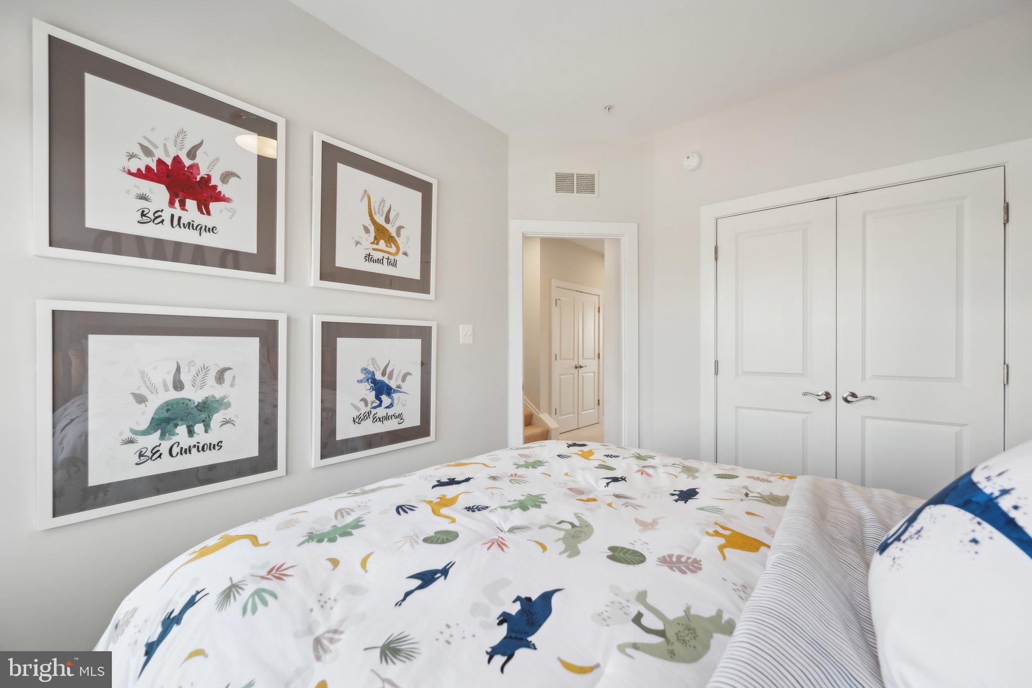 GATEWAY WEST - Residential