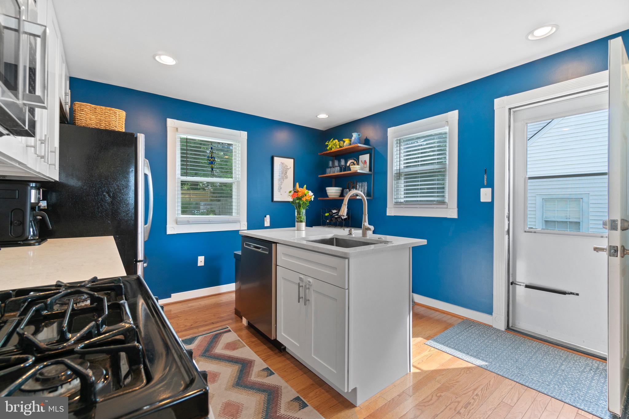 NORTH KENSINGTON - Residential