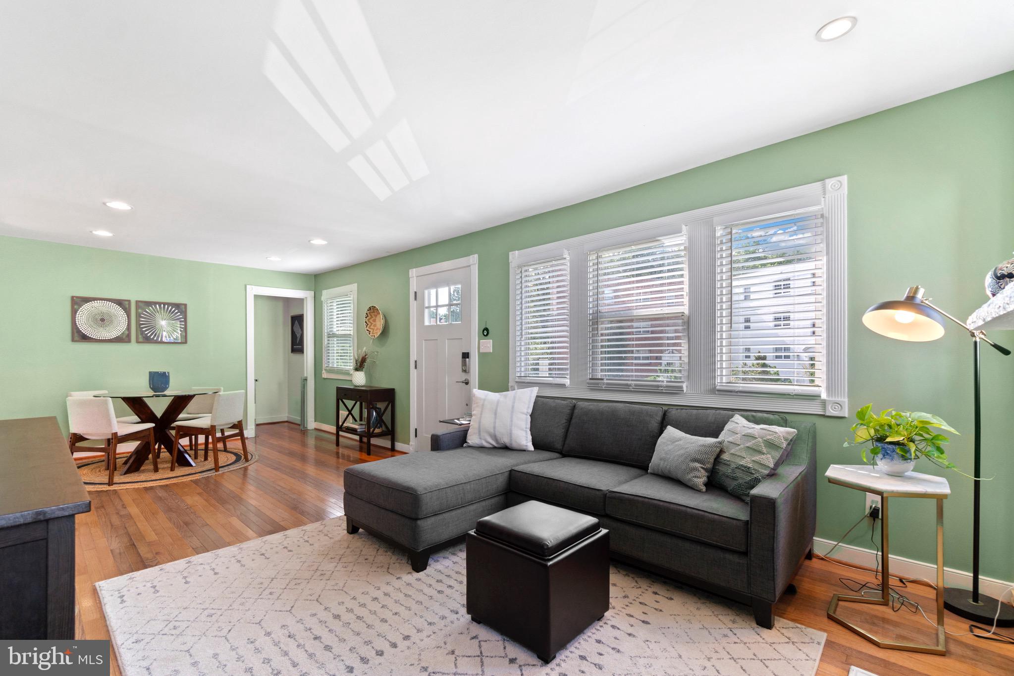 NORTH KENSINGTON - Residential