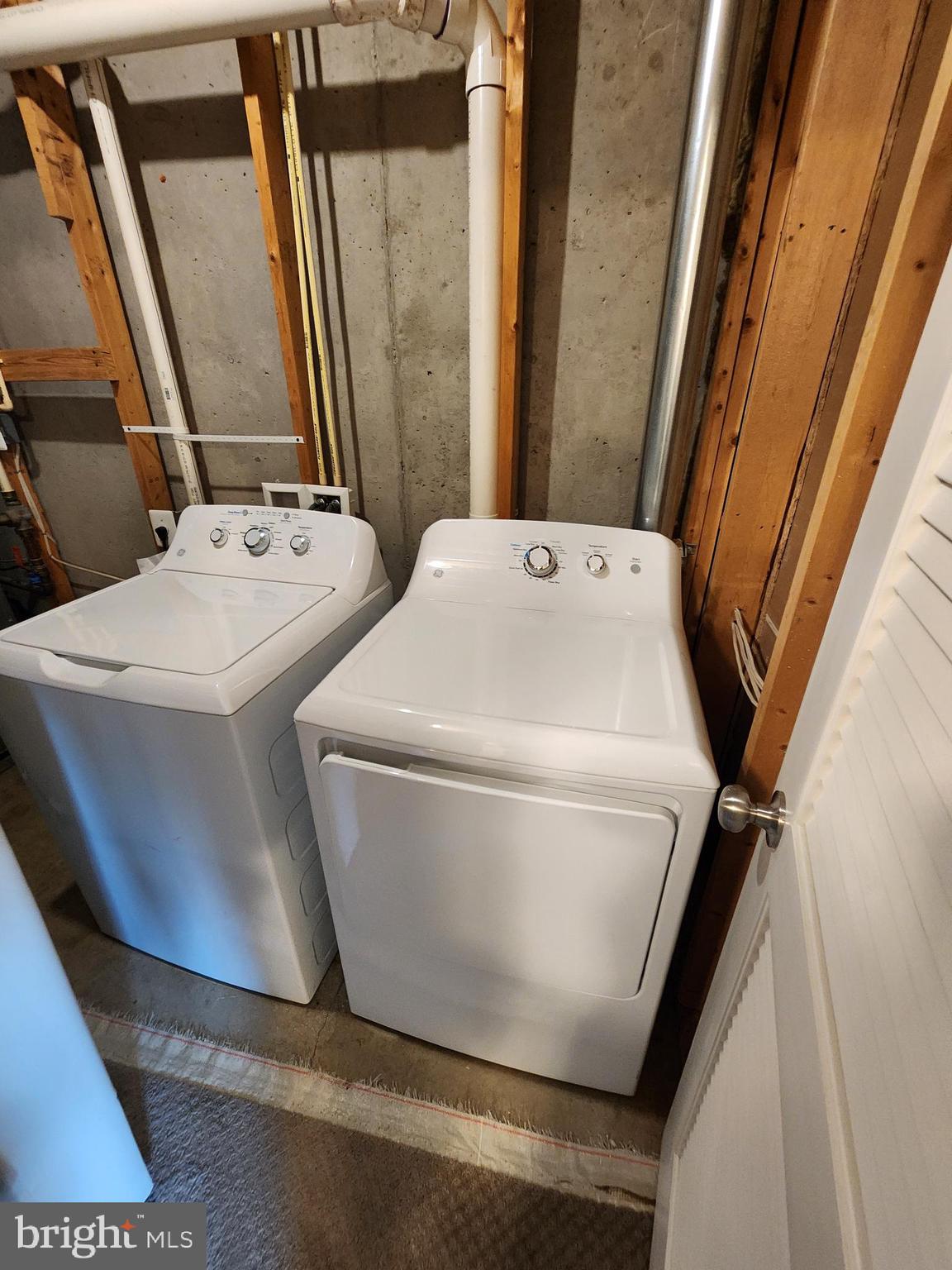 WOODSTREAM - Residential Lease