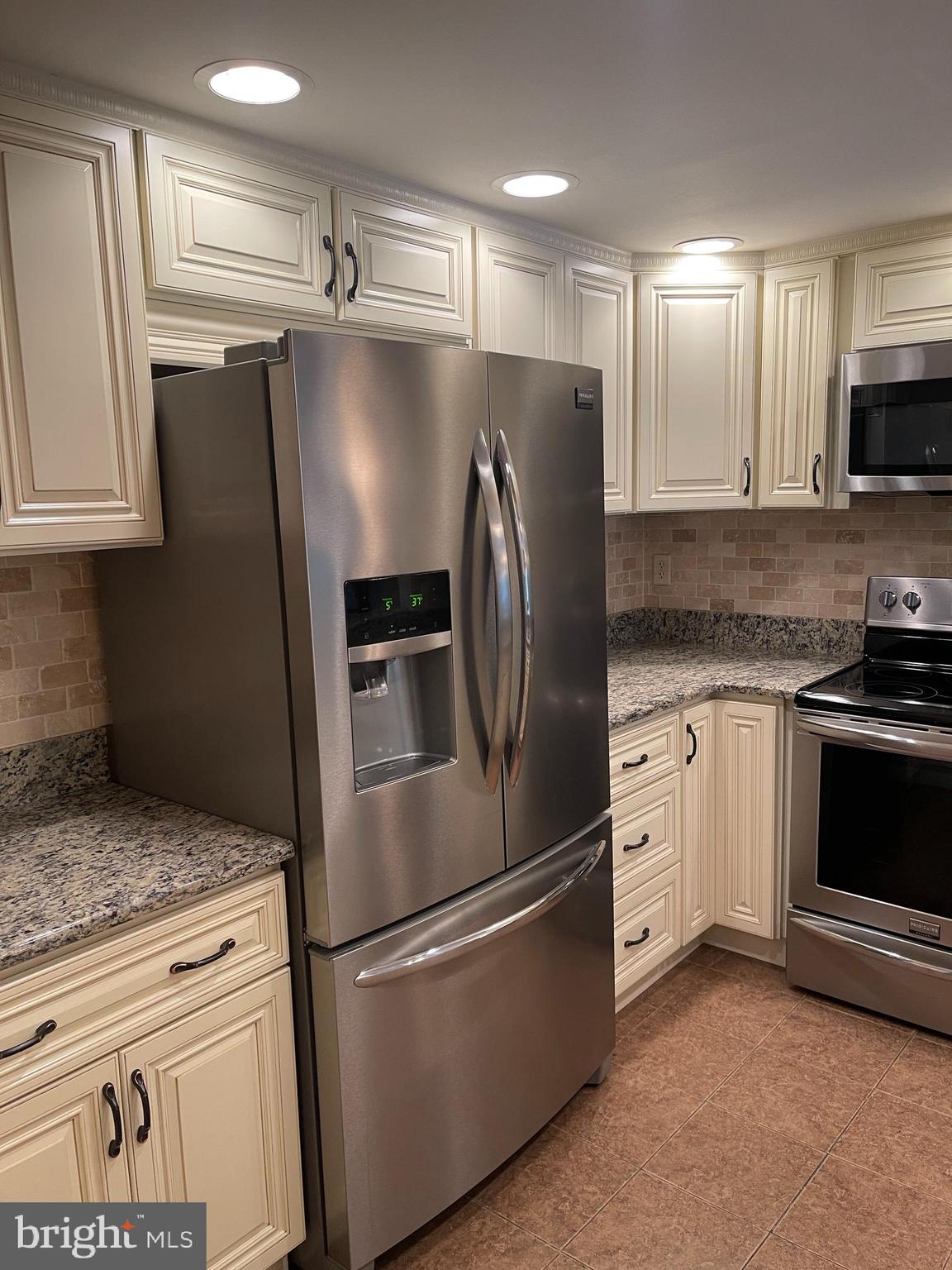 DELAIRE LANDING - Residential
