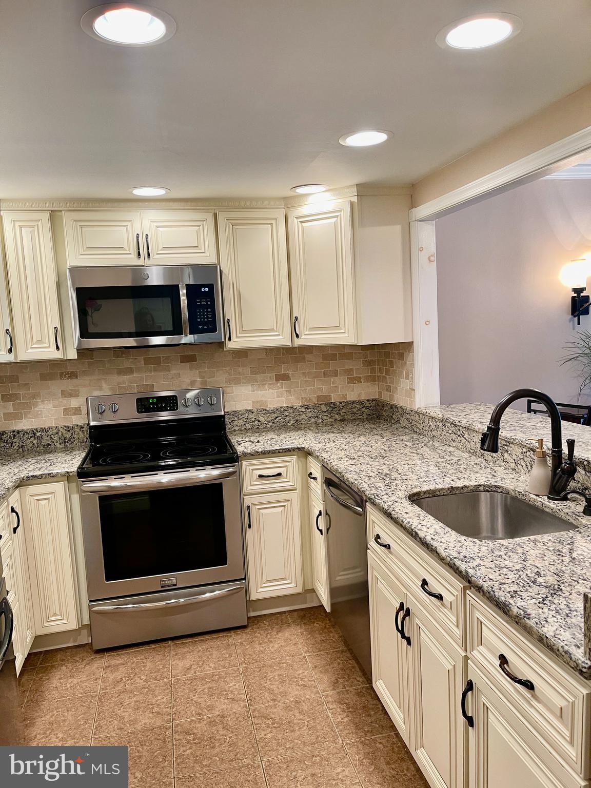 DELAIRE LANDING - Residential