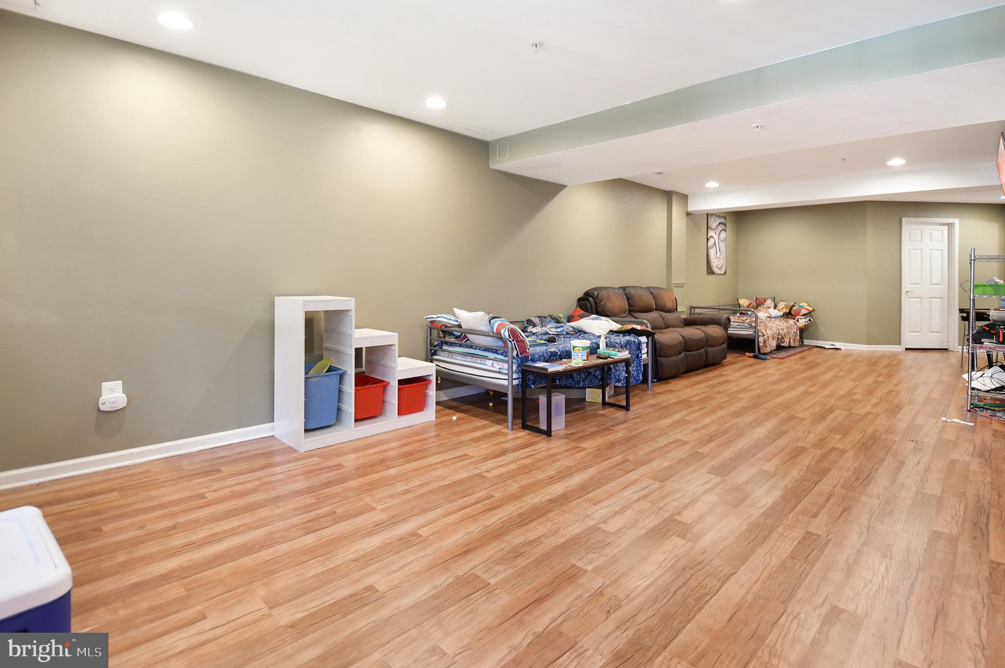 VILLAGES OF URBANA - Residential Lease