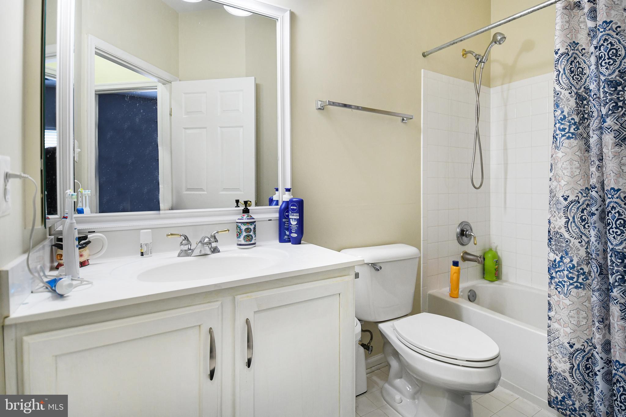 VILLAGES OF URBANA - Residential Lease