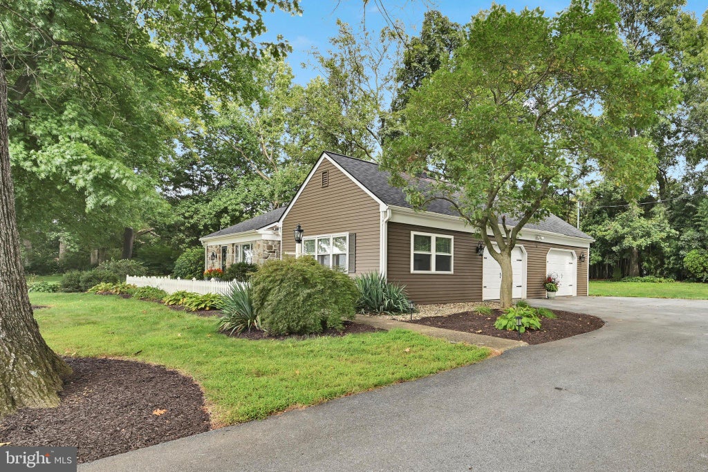 Photo of 4075 Nolt Road, MOUNT JOY, PA 17552 (MLS # PALA2094482)