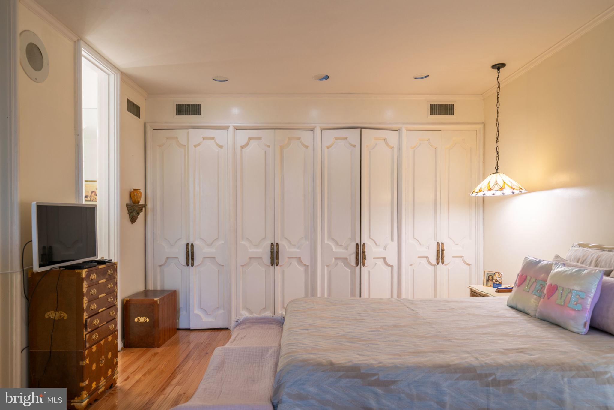 DUNLOP HILLS - Residential