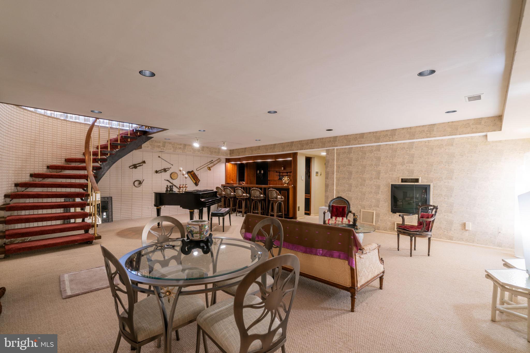 DUNLOP HILLS - Residential