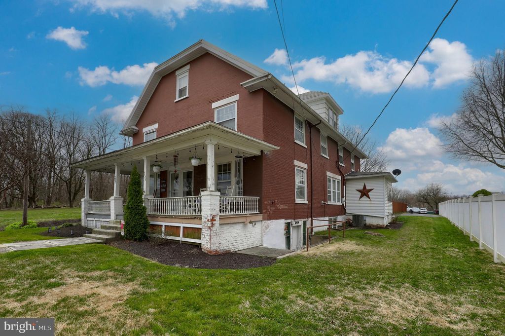 Photo of 255 E STATE ST, QUARRYVILLE, PA 17566 (MLS # PALA2032556)