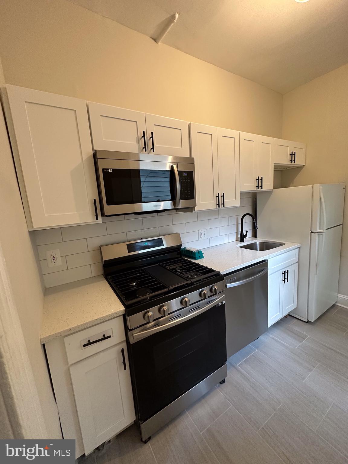 HAMPDEN HISTORIC DISTRICT - Residential Lease