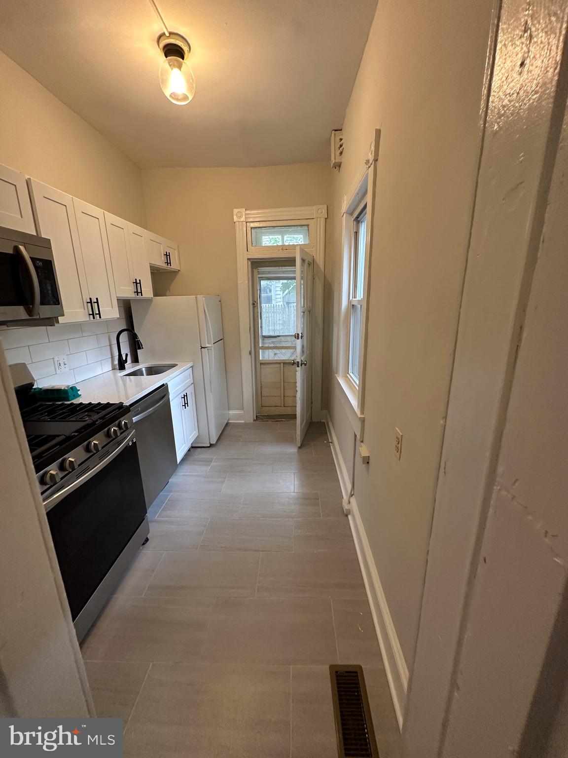 HAMPDEN HISTORIC DISTRICT - Residential Lease