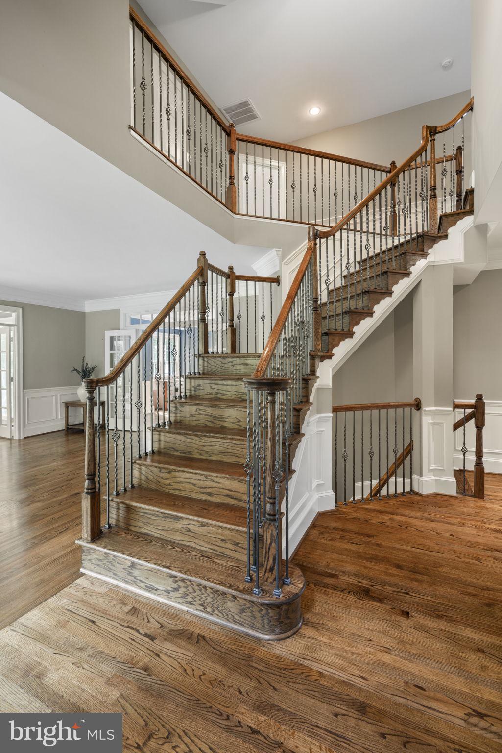 CROOKED CREEK - Residential