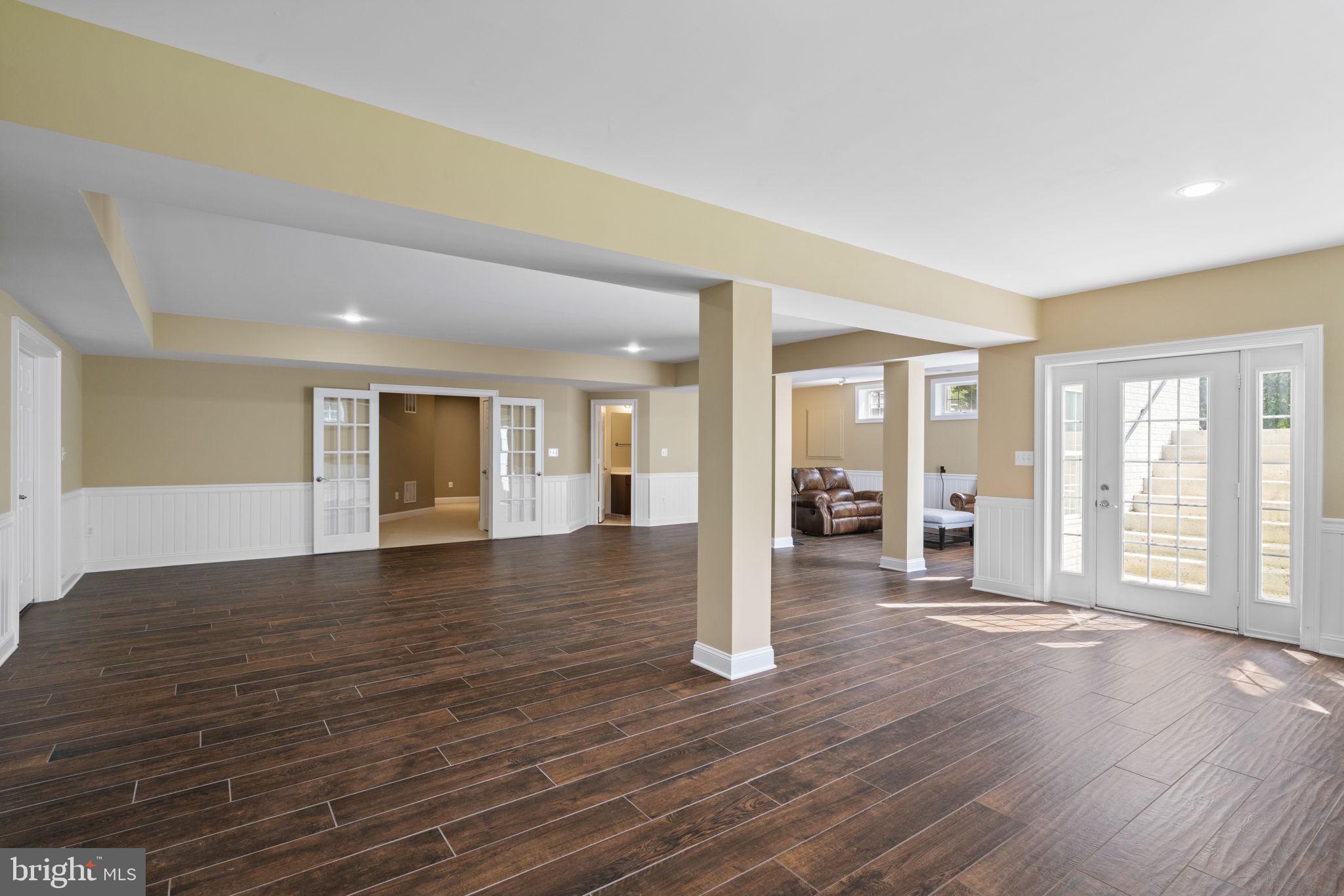 CROOKED CREEK - Residential