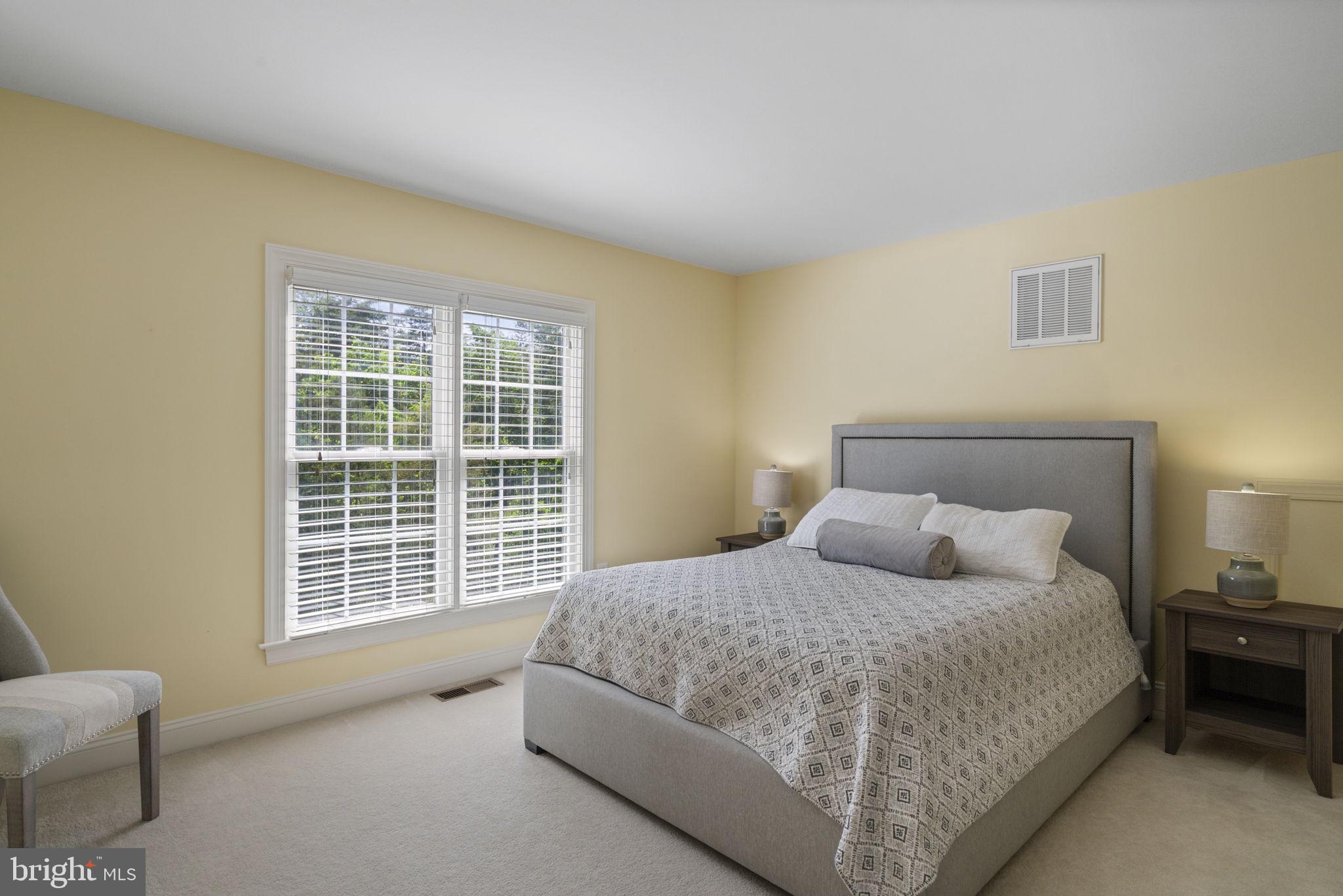 CROOKED CREEK - Residential