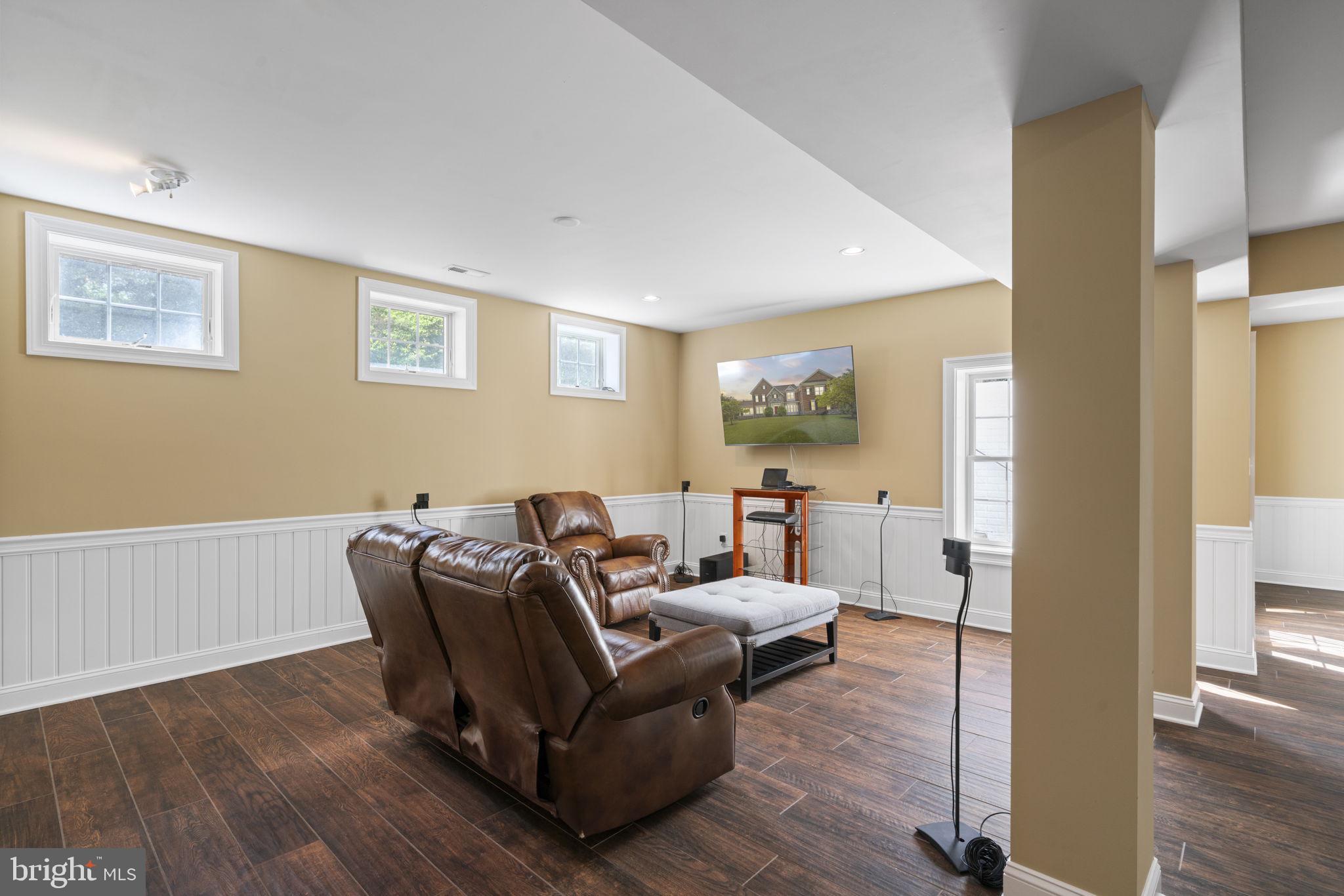 CROOKED CREEK - Residential