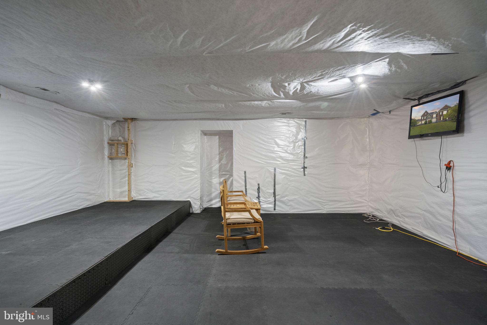 CROOKED CREEK - Residential