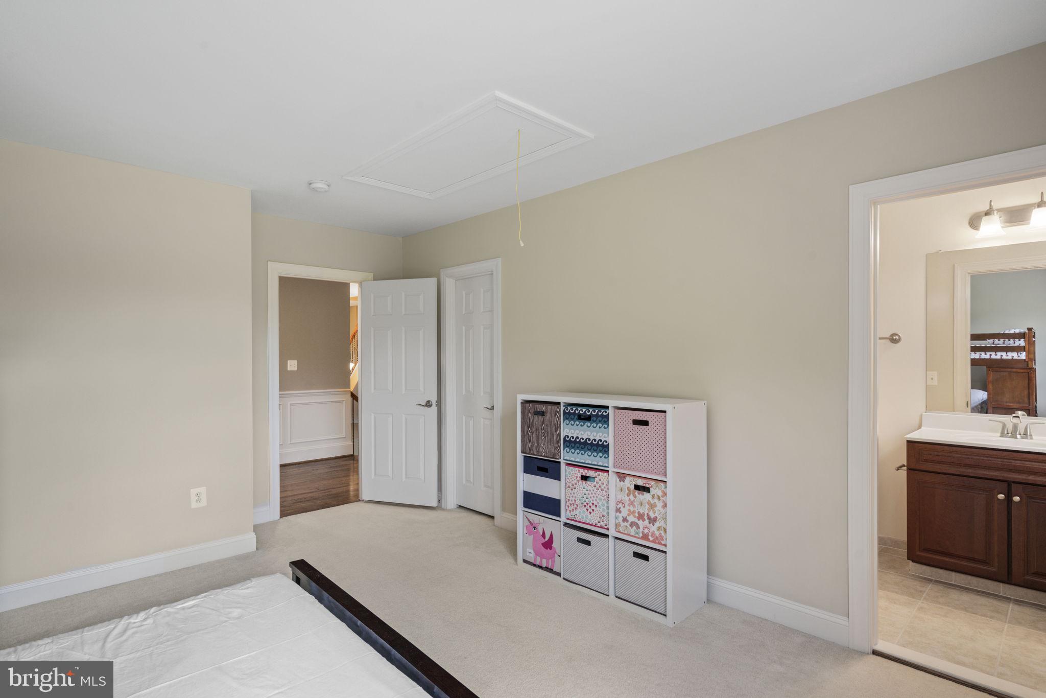 CROOKED CREEK - Residential