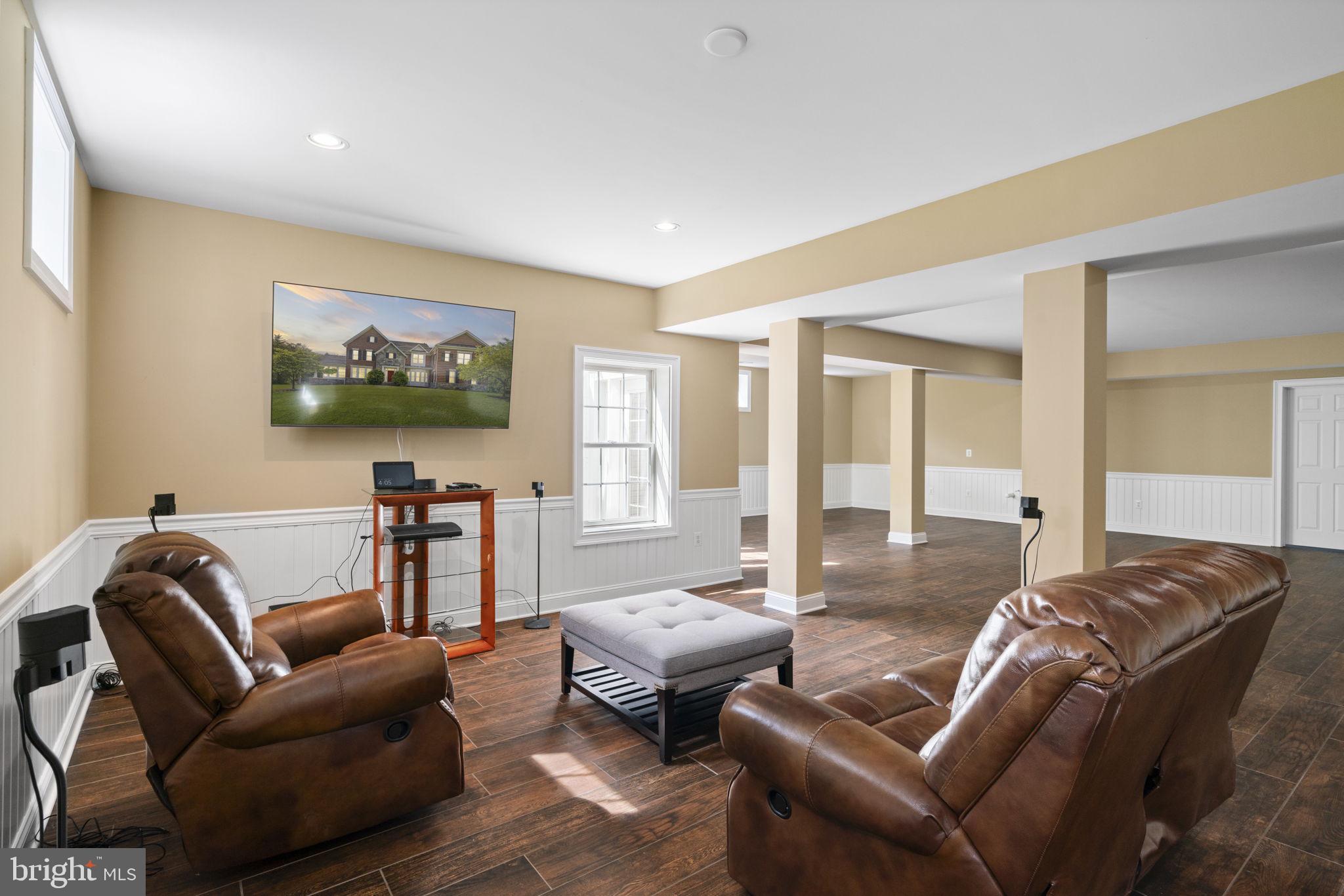 CROOKED CREEK - Residential