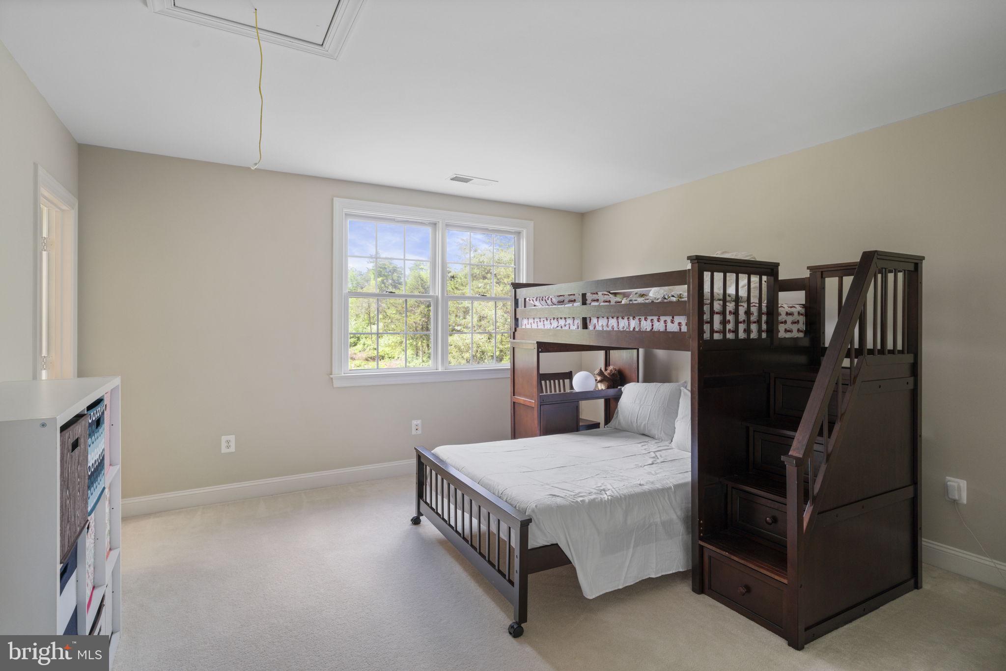 CROOKED CREEK - Residential