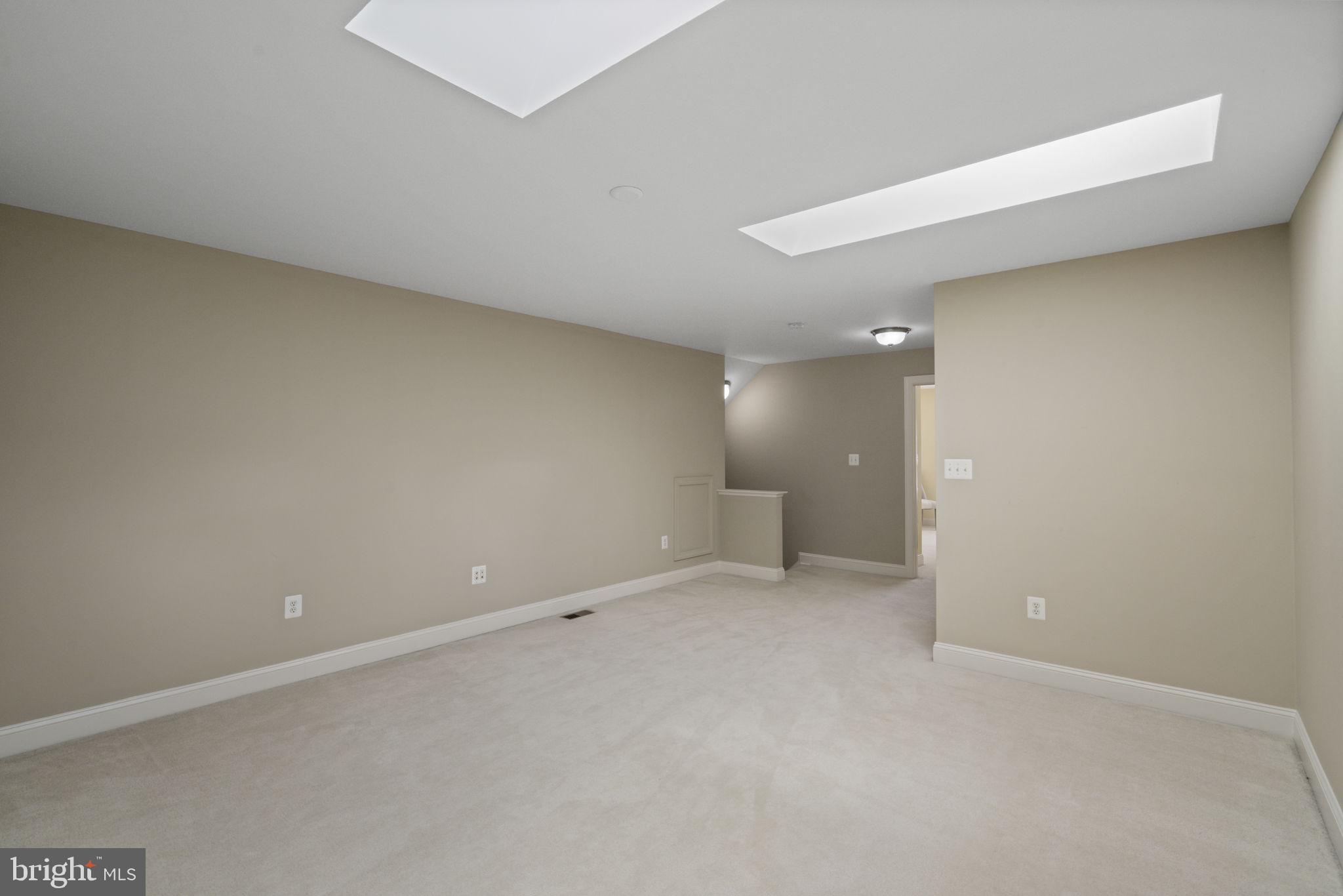 CROOKED CREEK - Residential