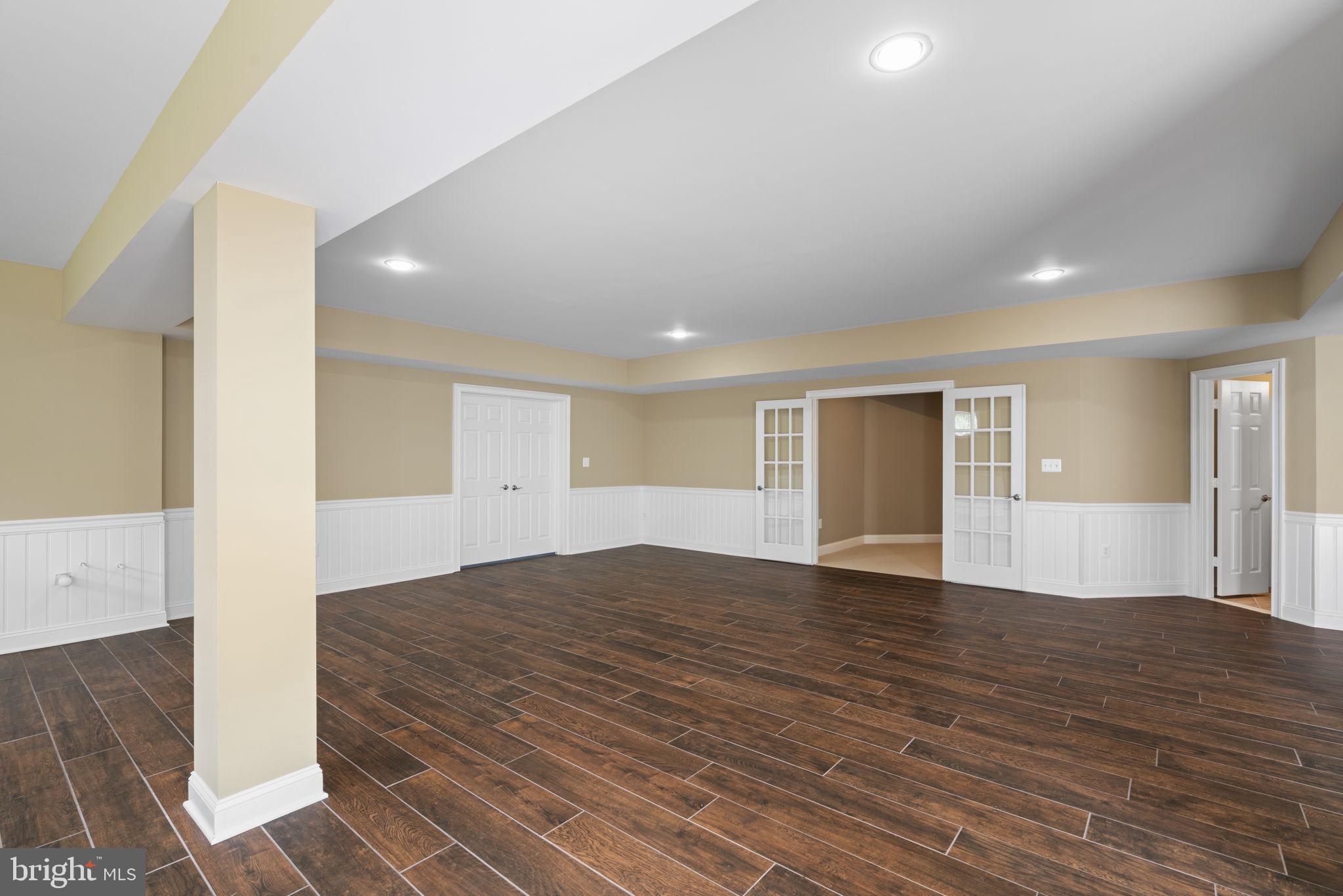 CROOKED CREEK - Residential