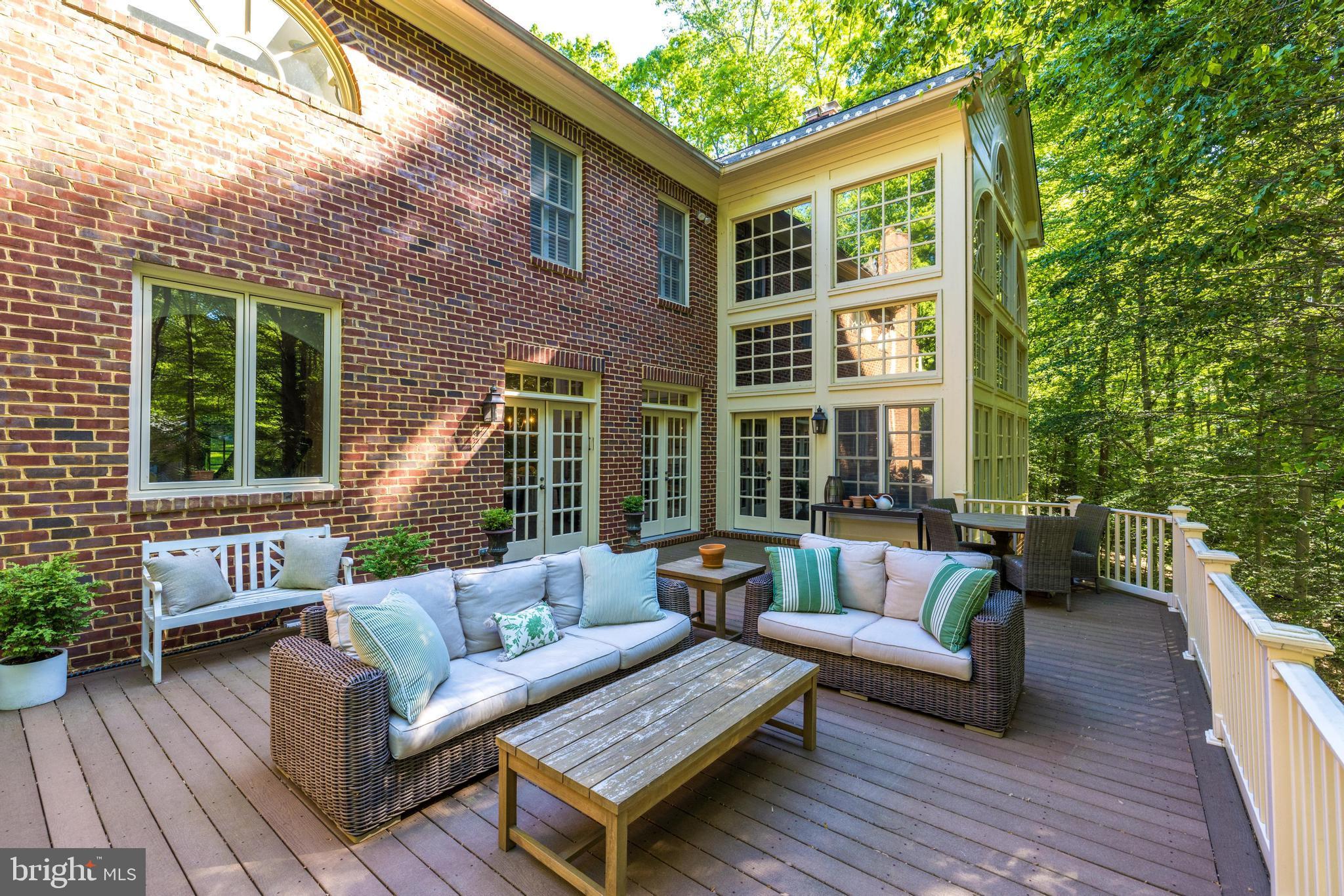 FALCON RIDGE - Residential