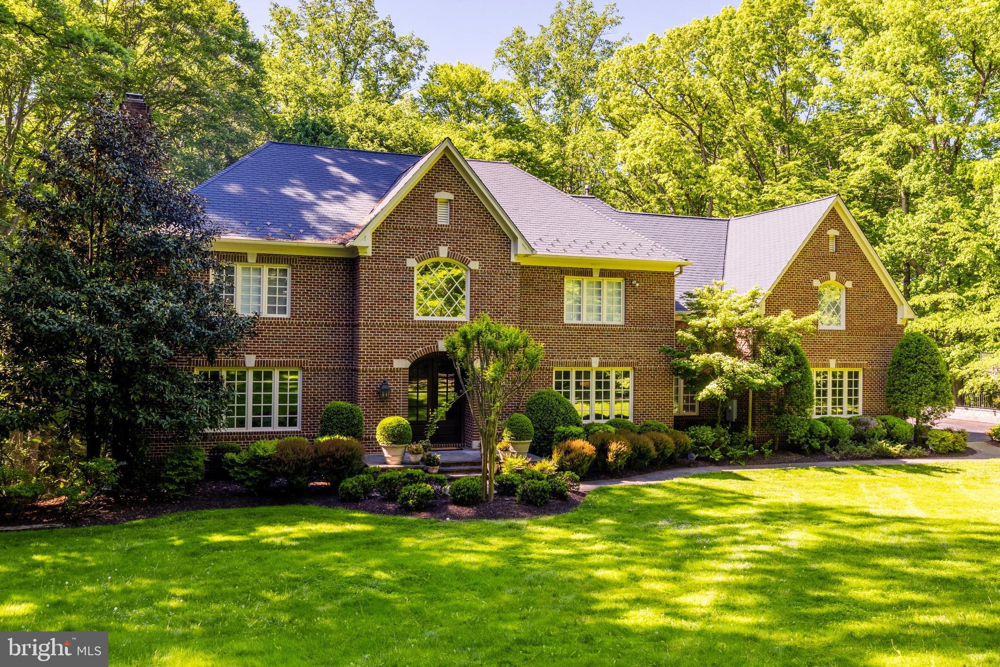 FALCON RIDGE - Residential