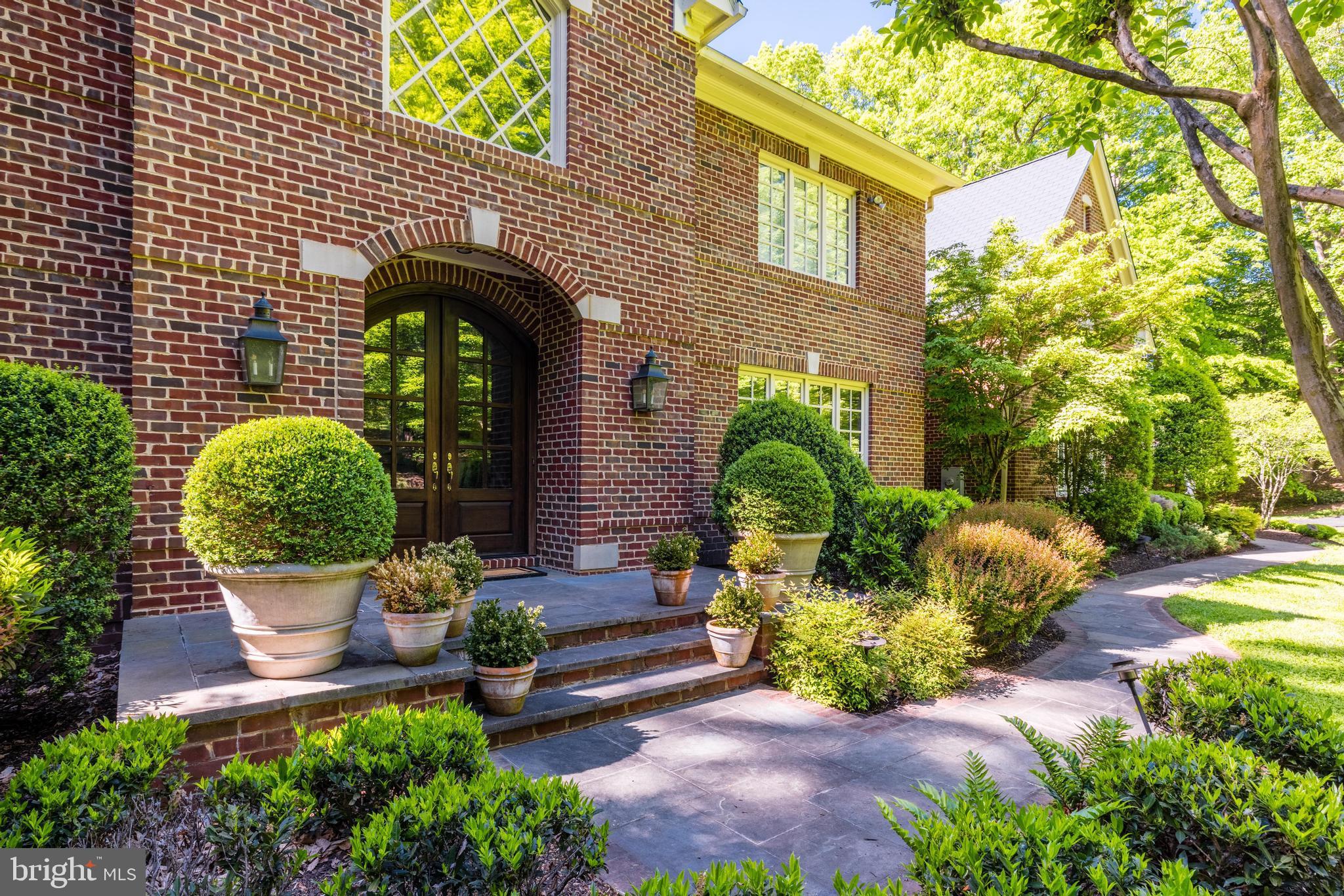 FALCON RIDGE - Residential