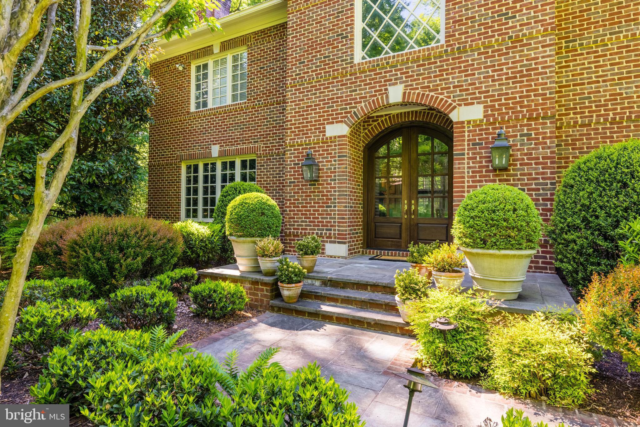 FALCON RIDGE - Residential