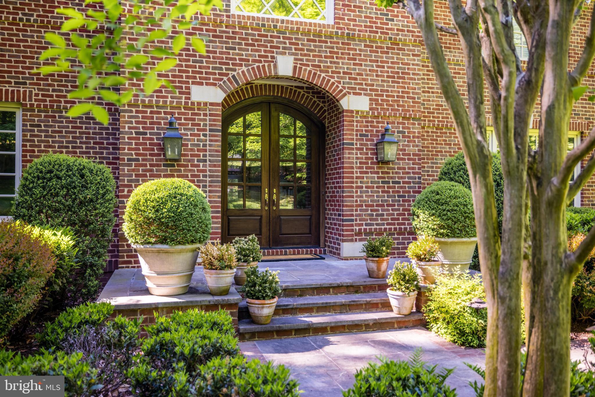 FALCON RIDGE - Residential