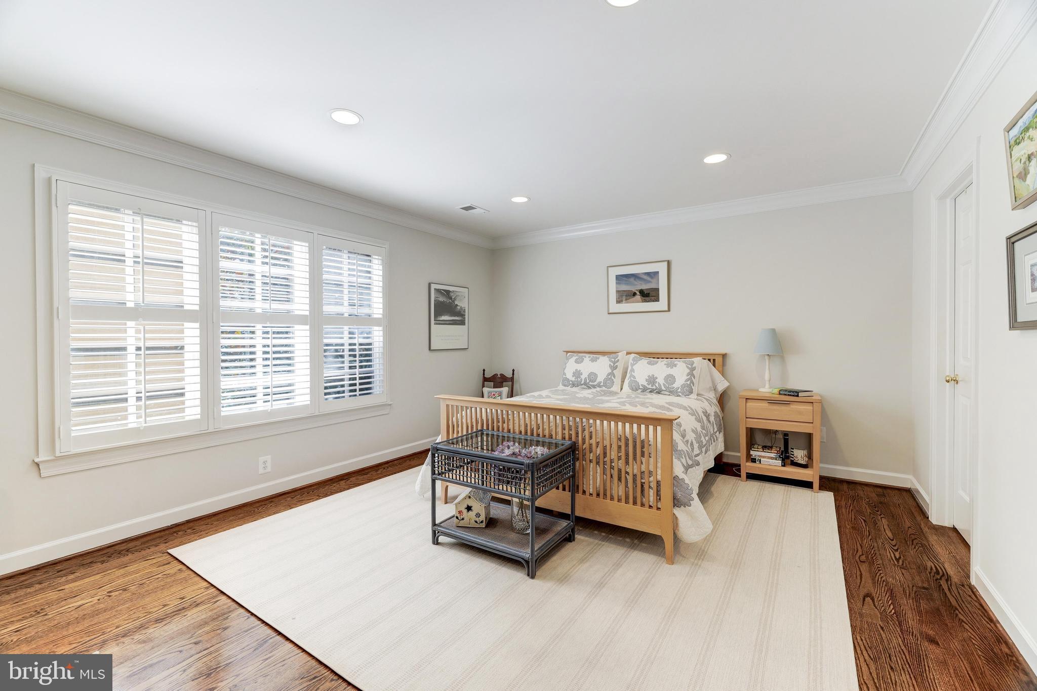 FALCON RIDGE - Residential