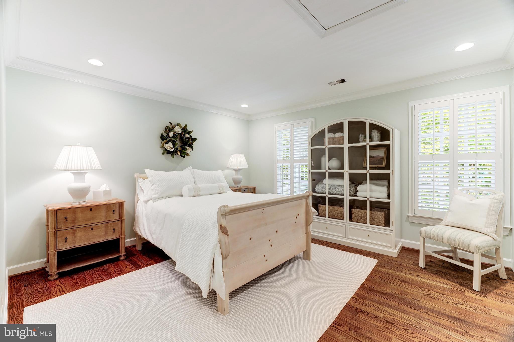 FALCON RIDGE - Residential