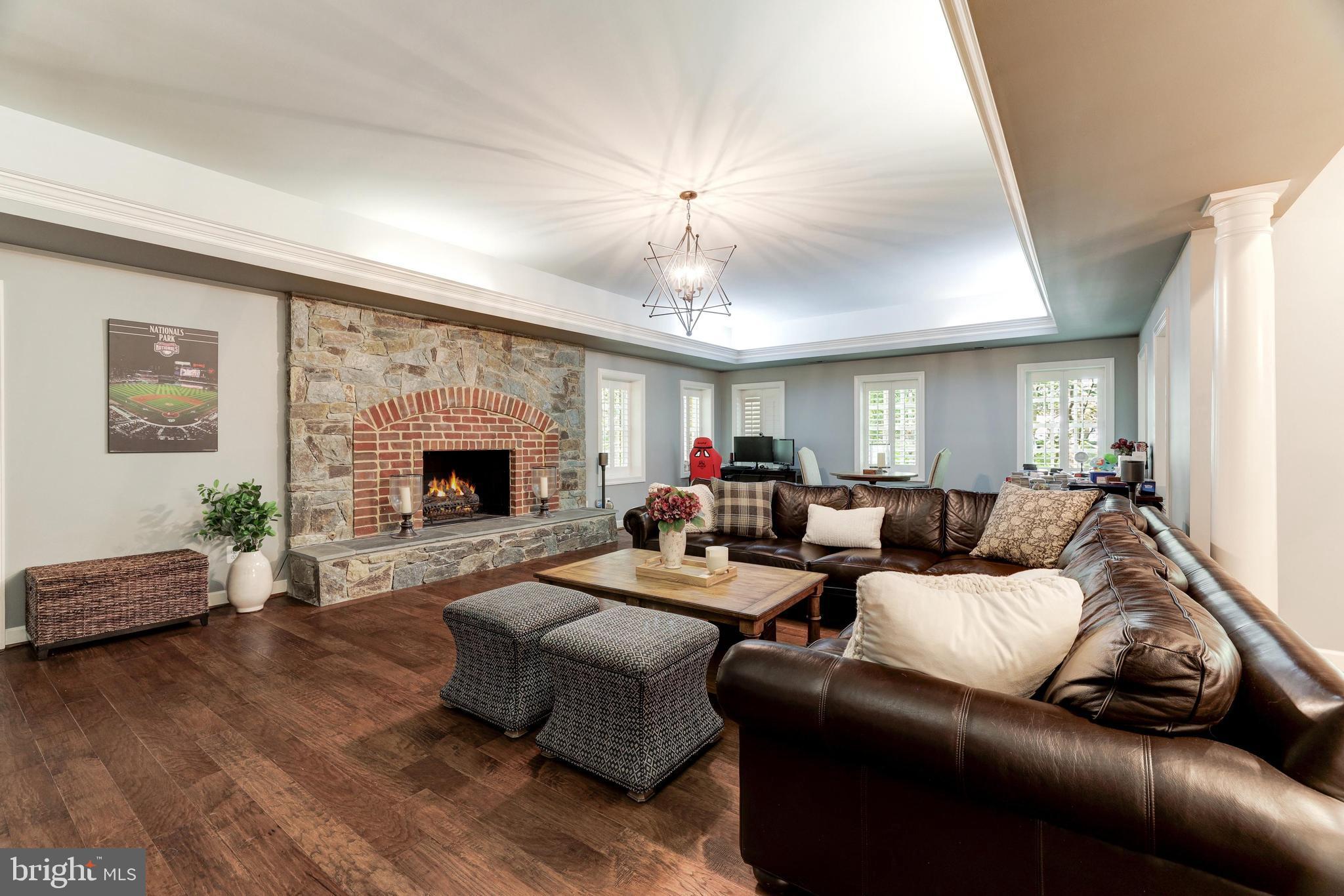 FALCON RIDGE - Residential