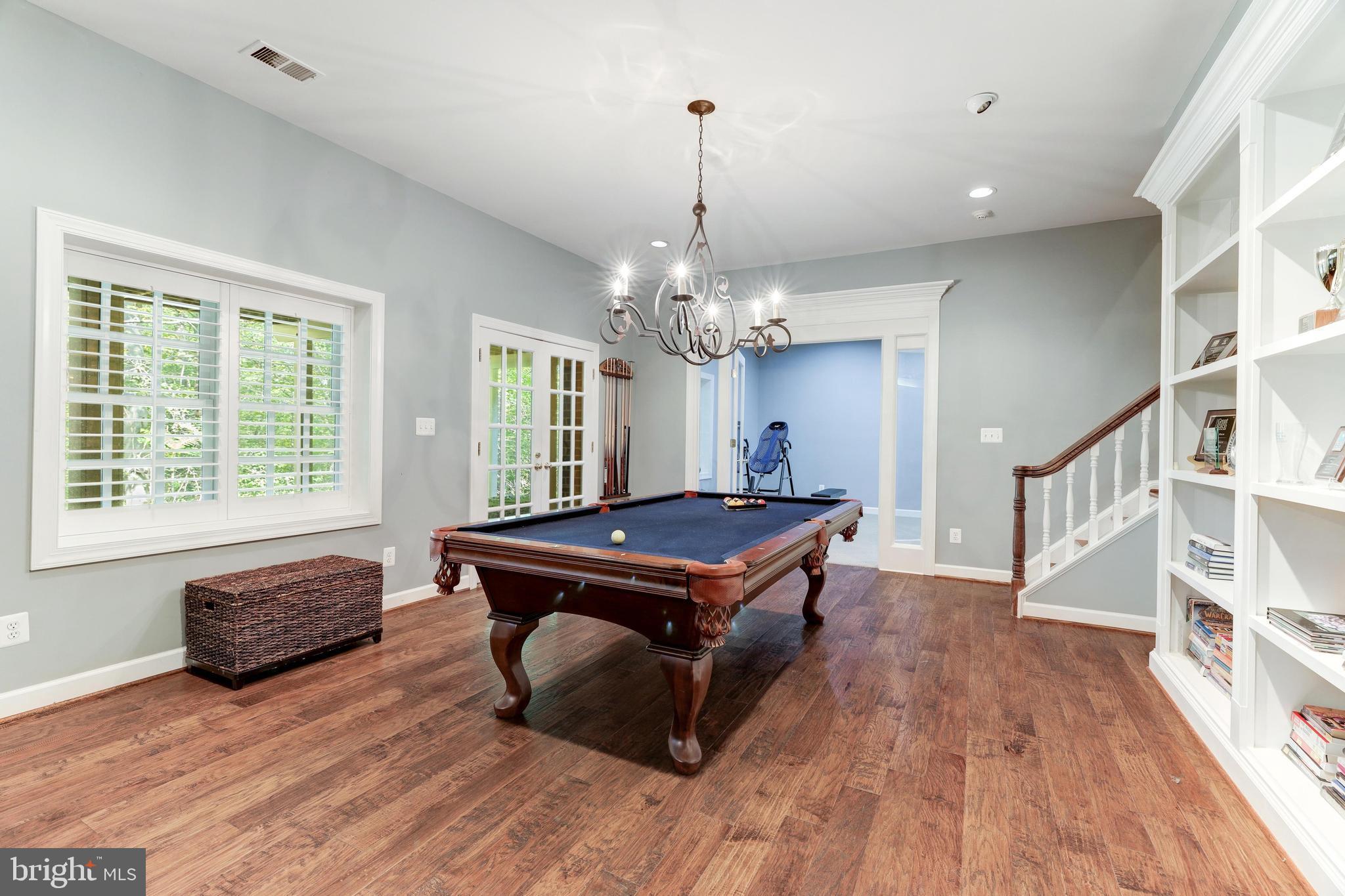 FALCON RIDGE - Residential