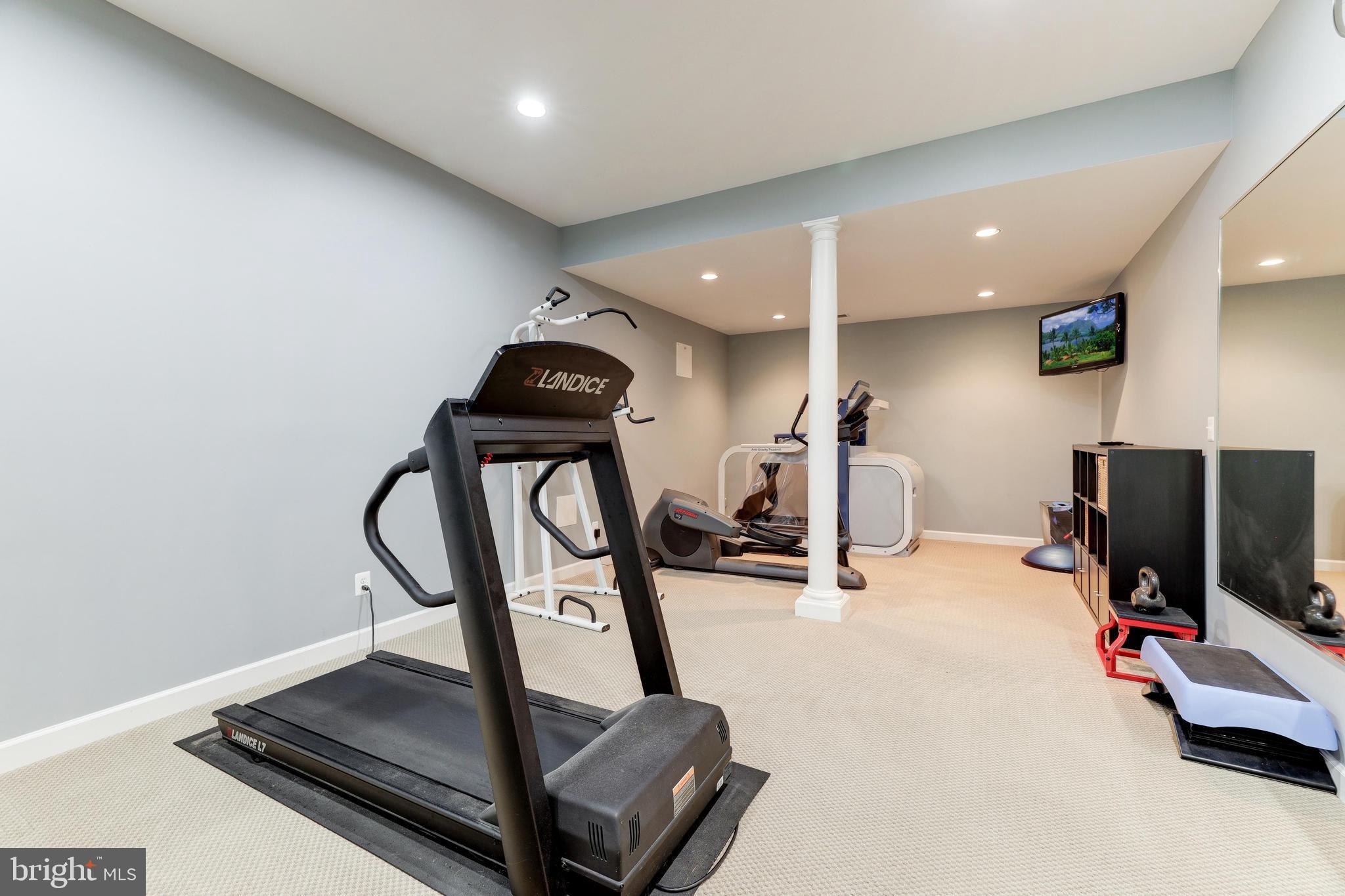 FALCON RIDGE - Residential