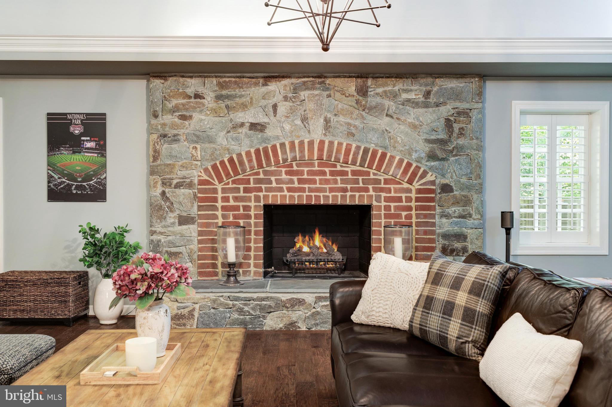 FALCON RIDGE - Residential