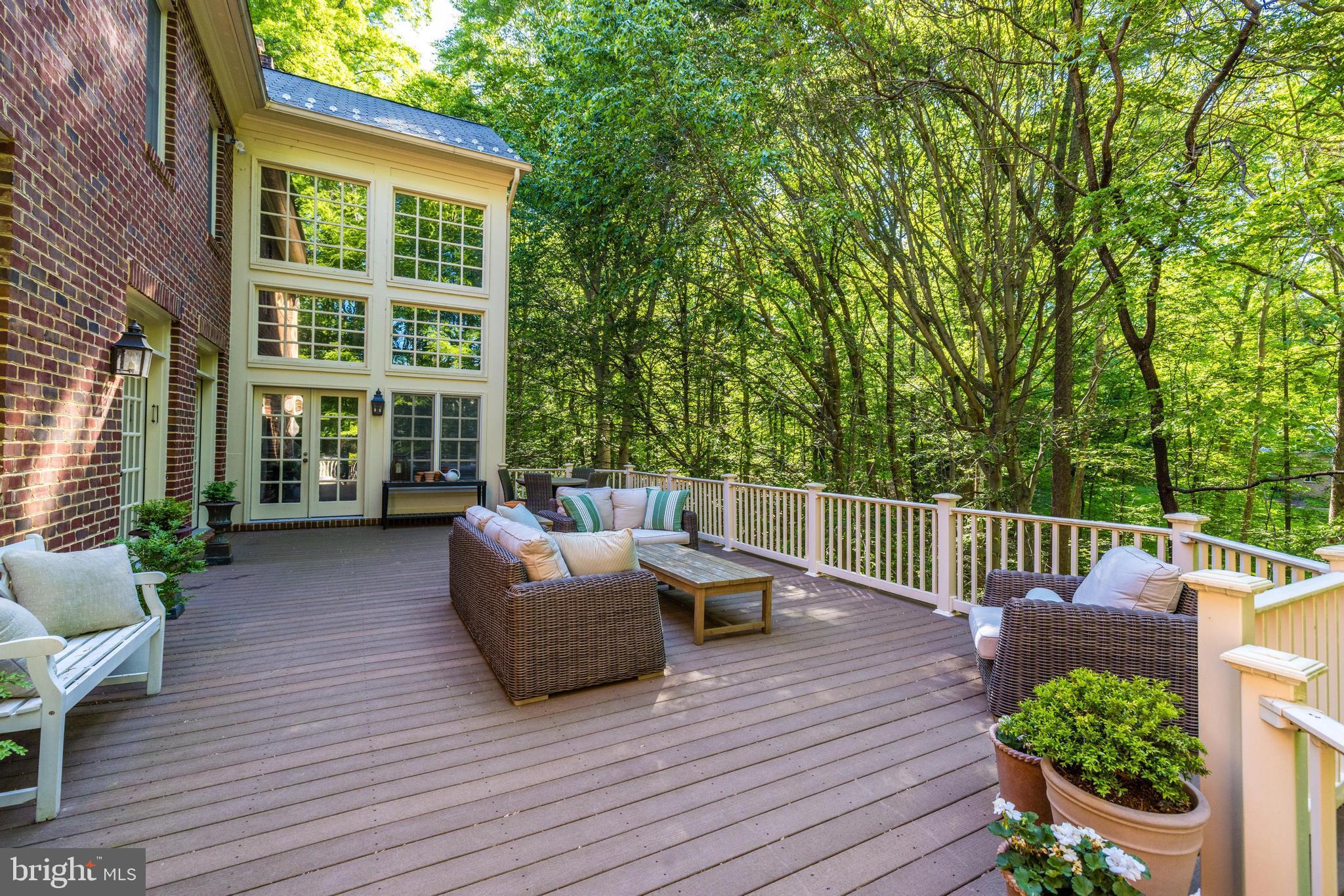 FALCON RIDGE - Residential