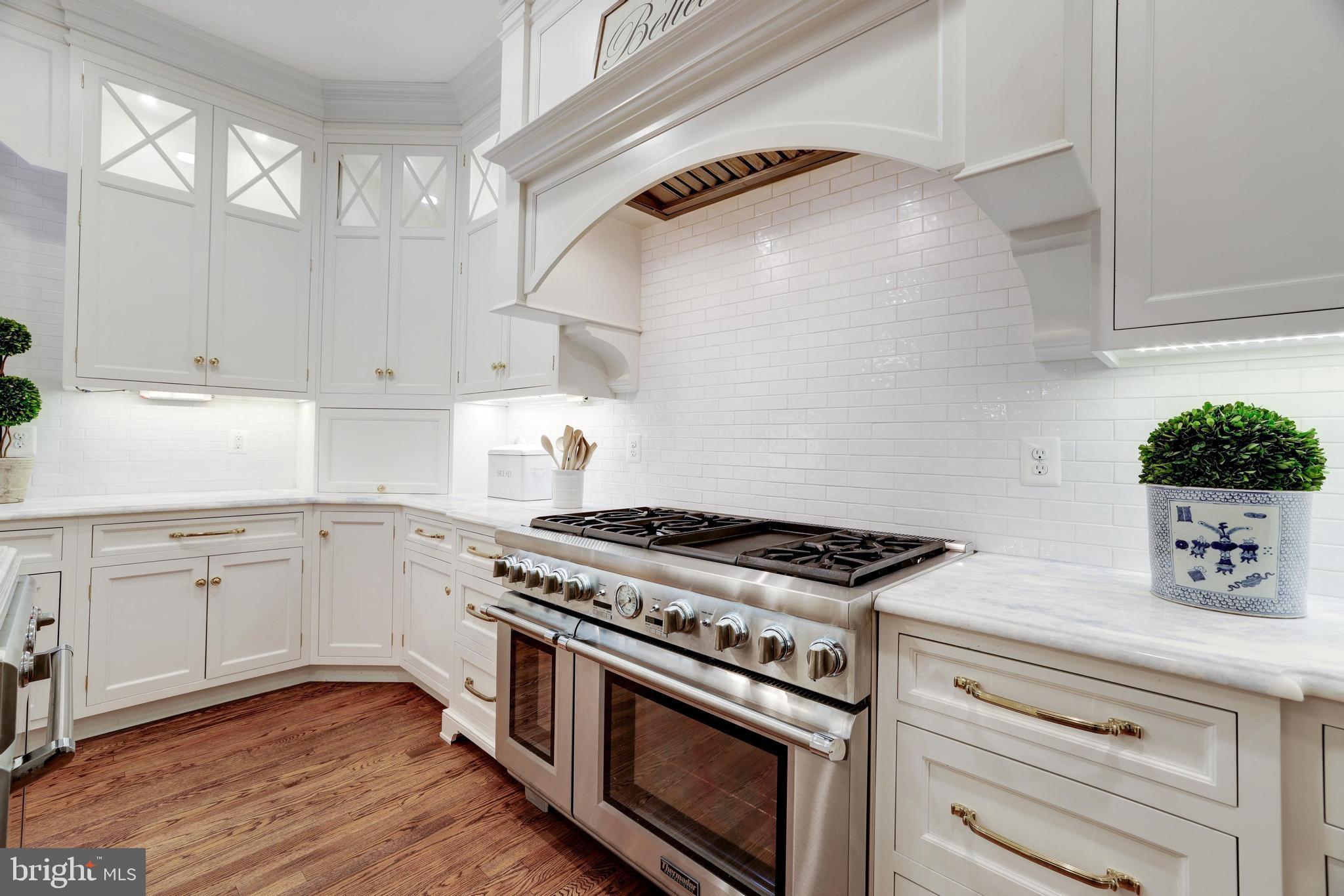 FALCON RIDGE - Residential