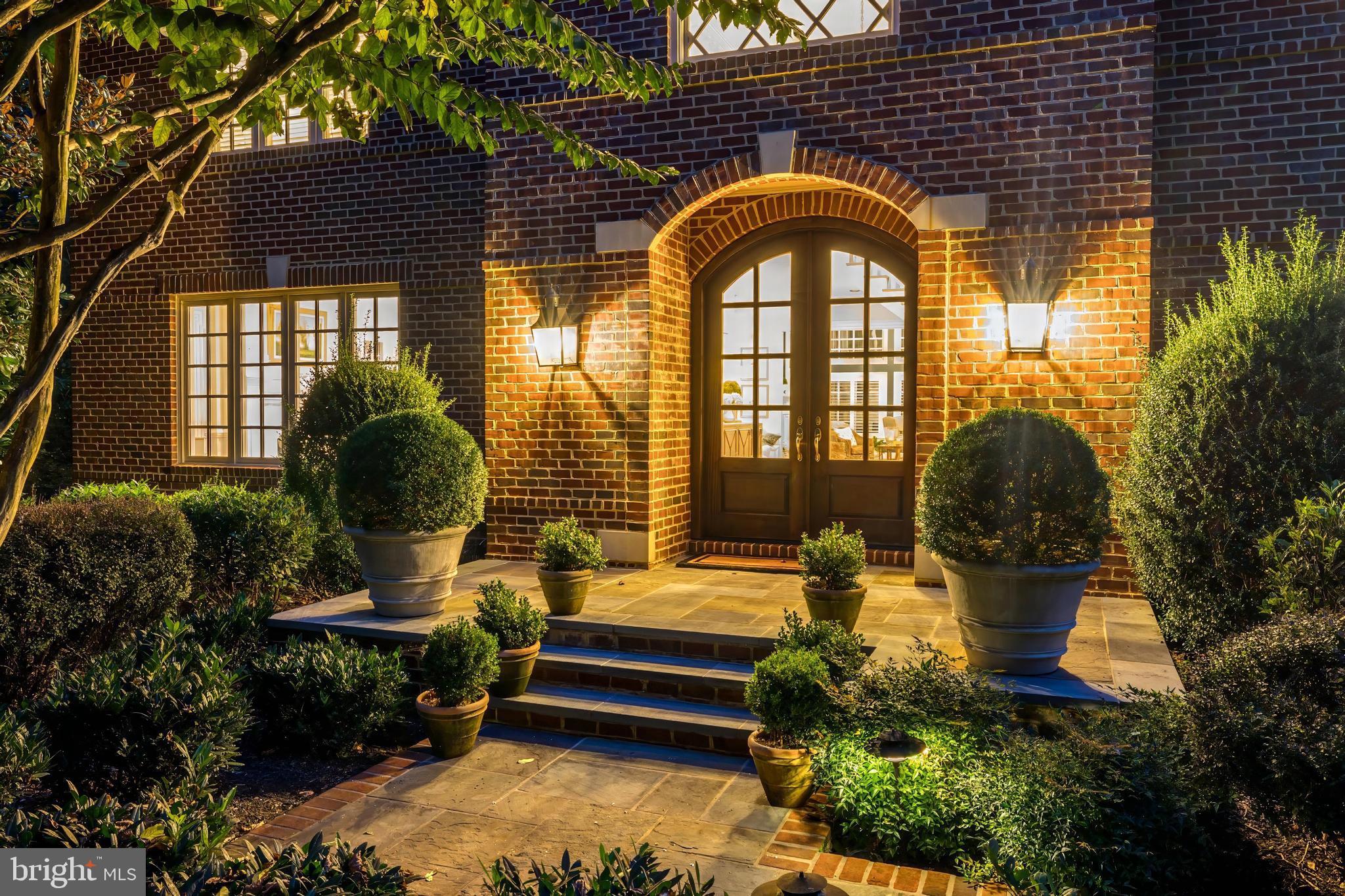 FALCON RIDGE - Residential