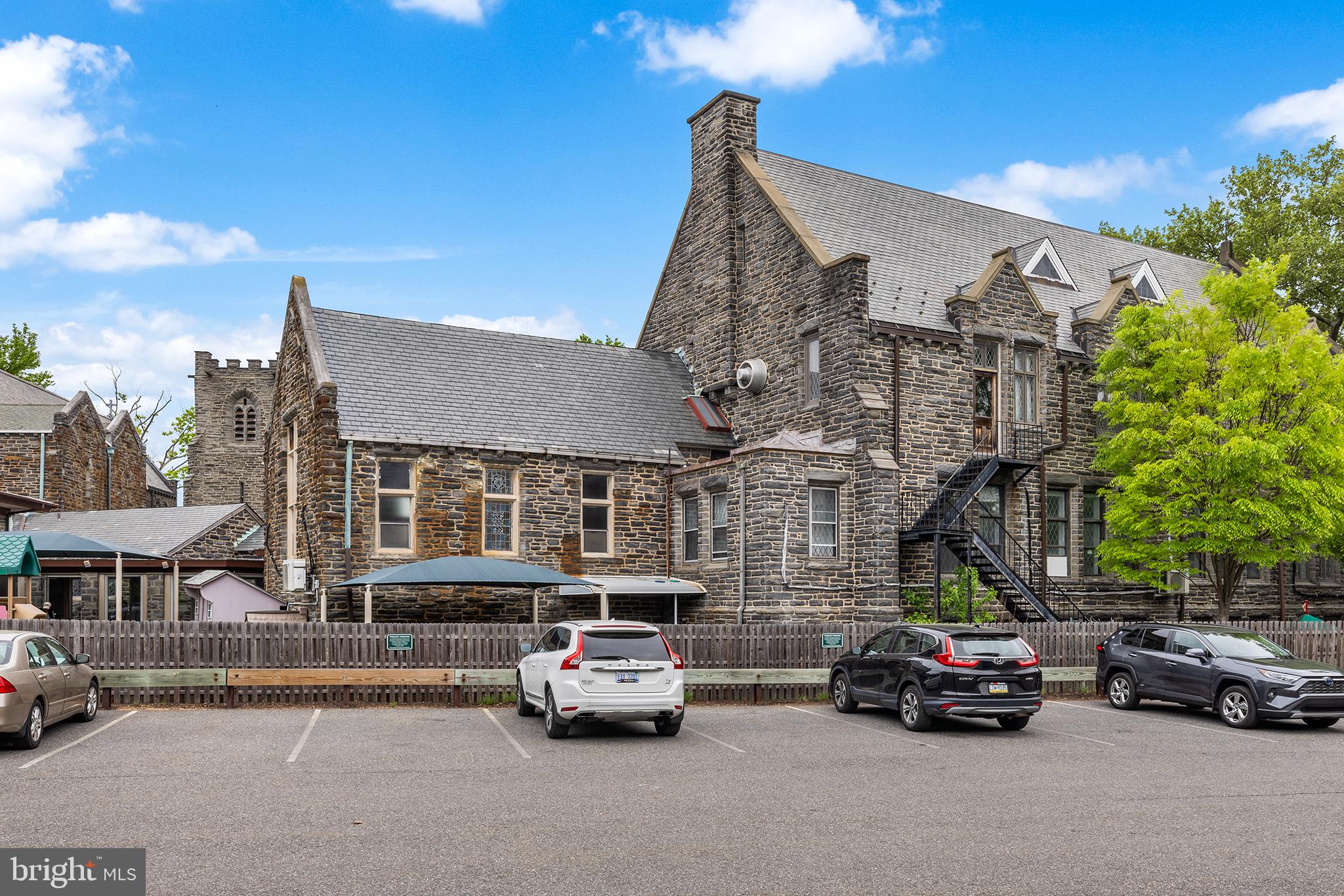 BRYN MAWR - Residential