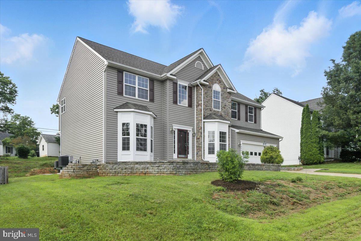 566 WINDERMERE DRIVE