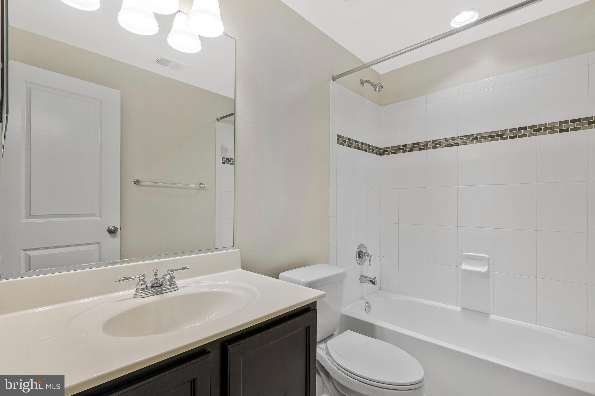 THE VILLAGES OF STEEPLECHASE - Residential Lease