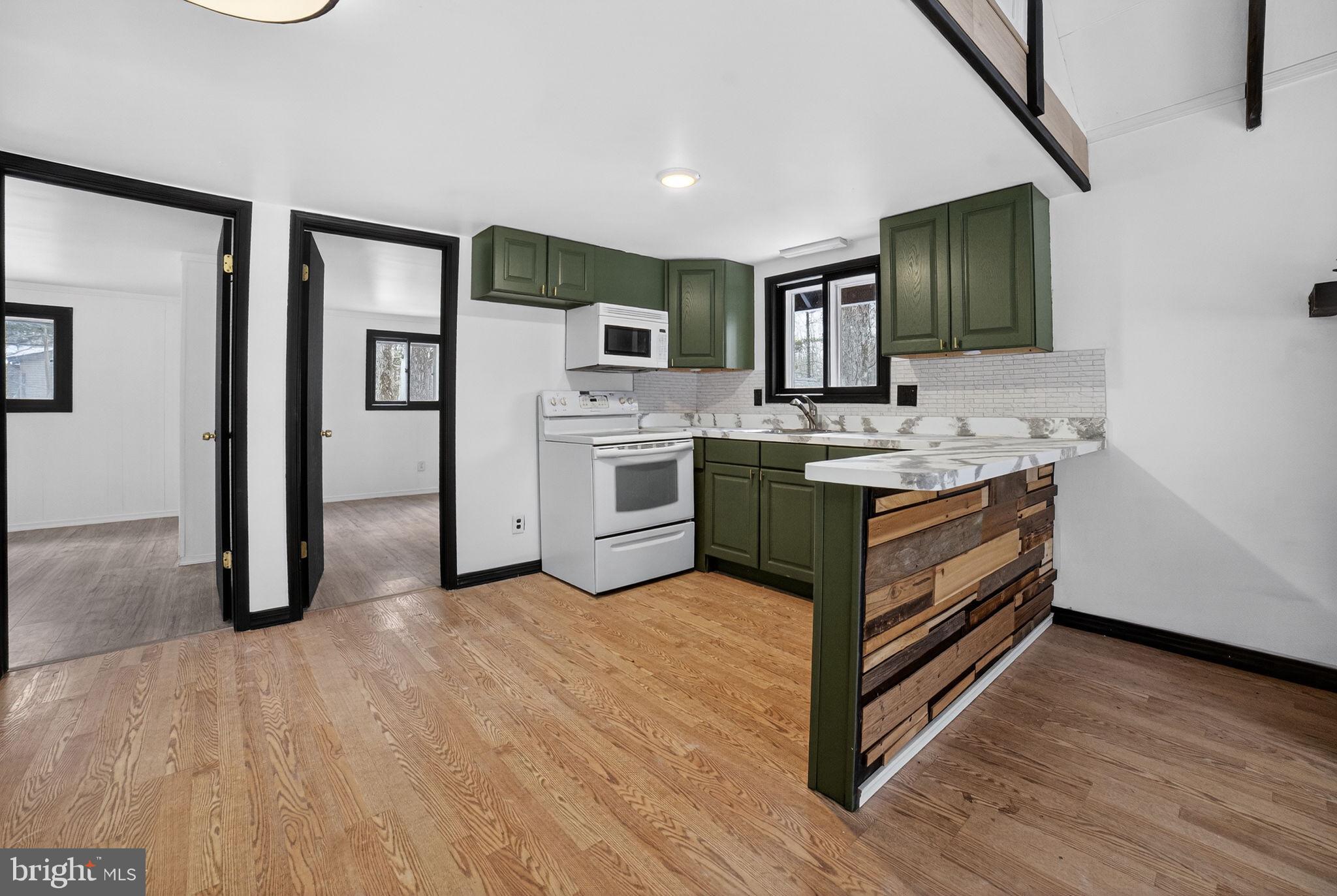 AROOWHEAD LAKES - Residential