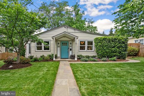 Photo of 5 Webb Road, CABIN JOHN, MD 20818 (MLS # MDMC2180024)